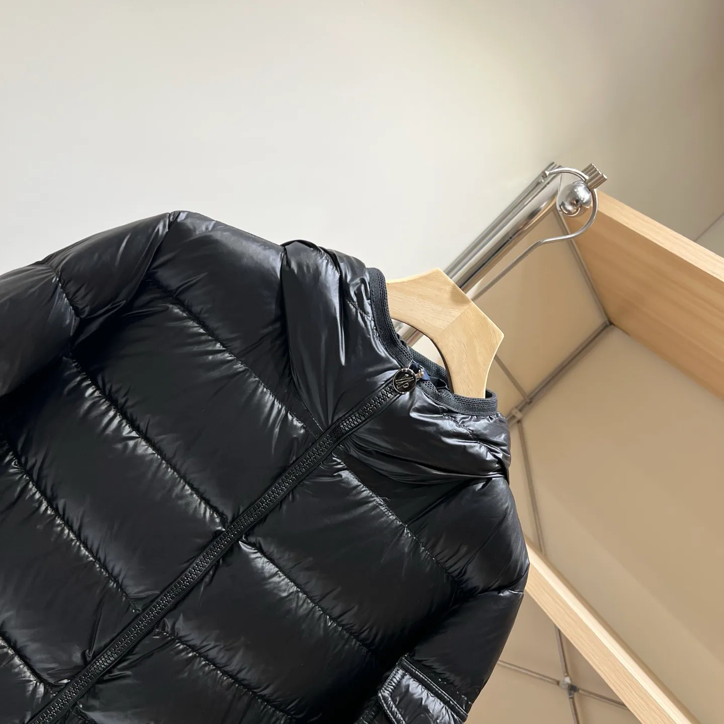 Women's Jackets And Down Jackets MONCLER 18032036