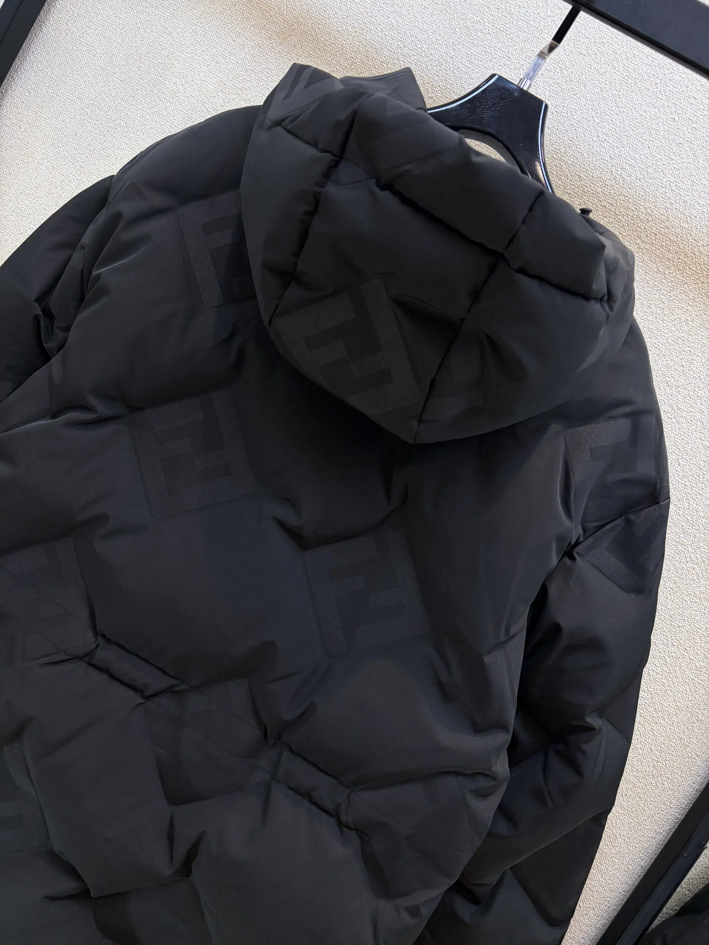 Куртки И Пуховики Женские Fendi 18605869