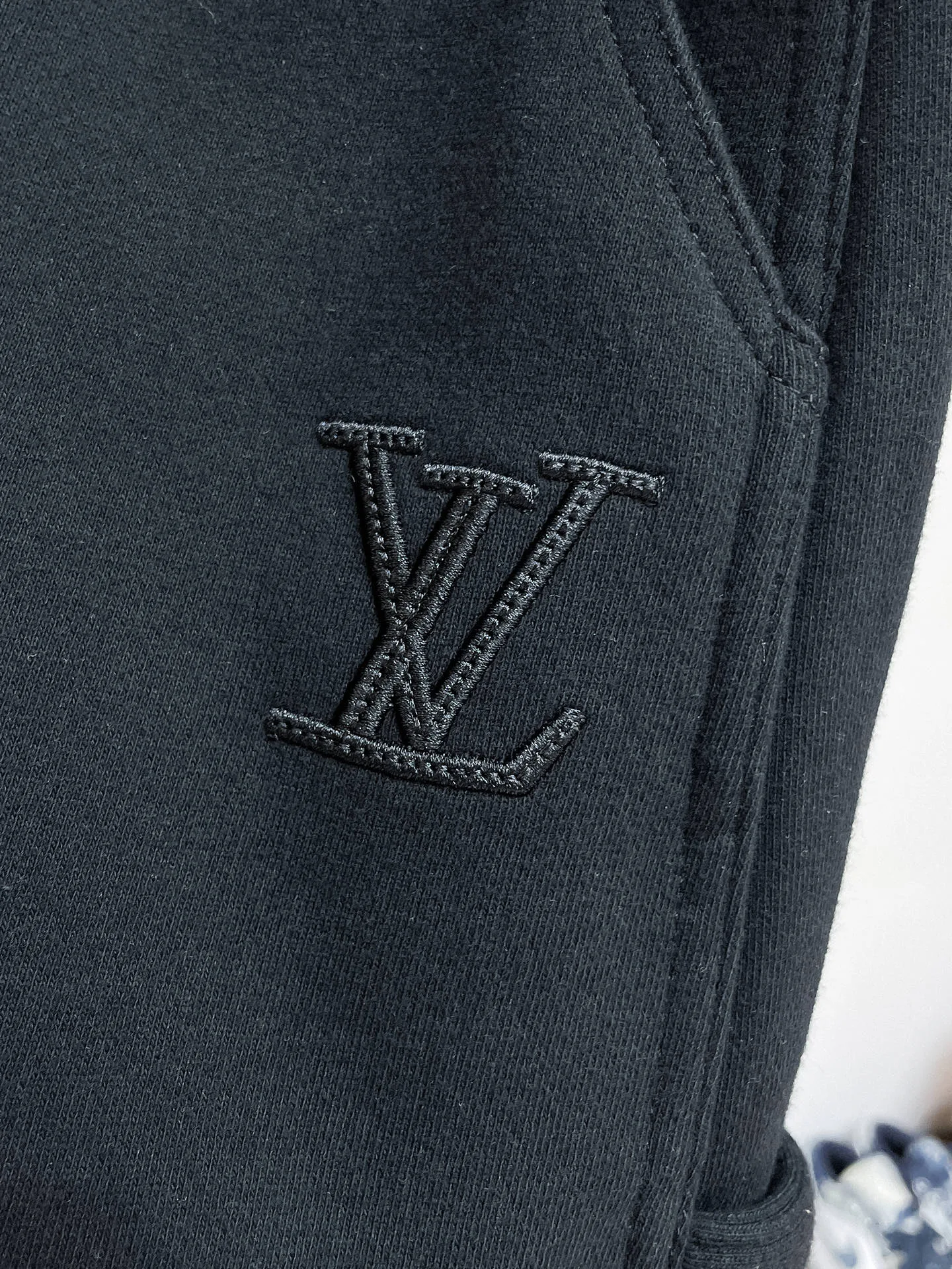 Men's Trousers LOUIS VUITTON 18499592