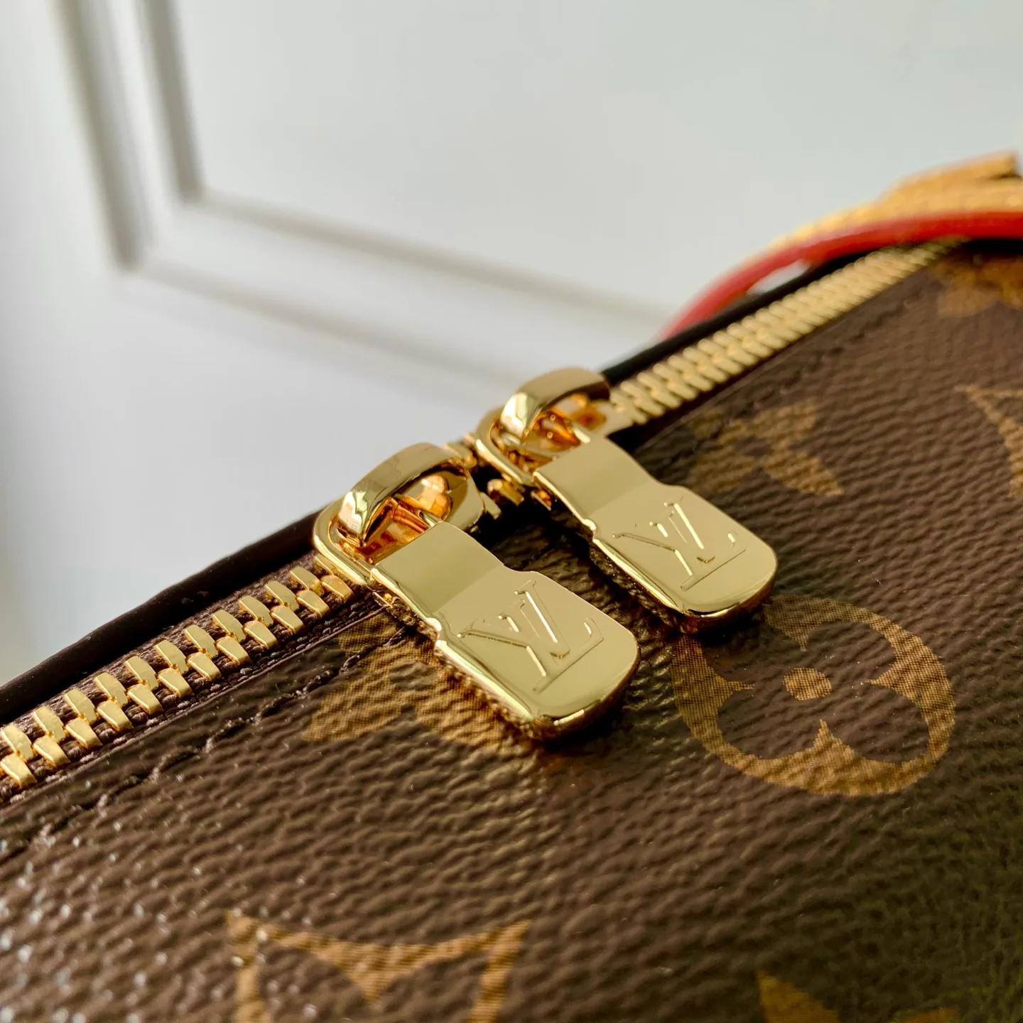 Women's Classic Handbags LOUIS VUITTON 18147462