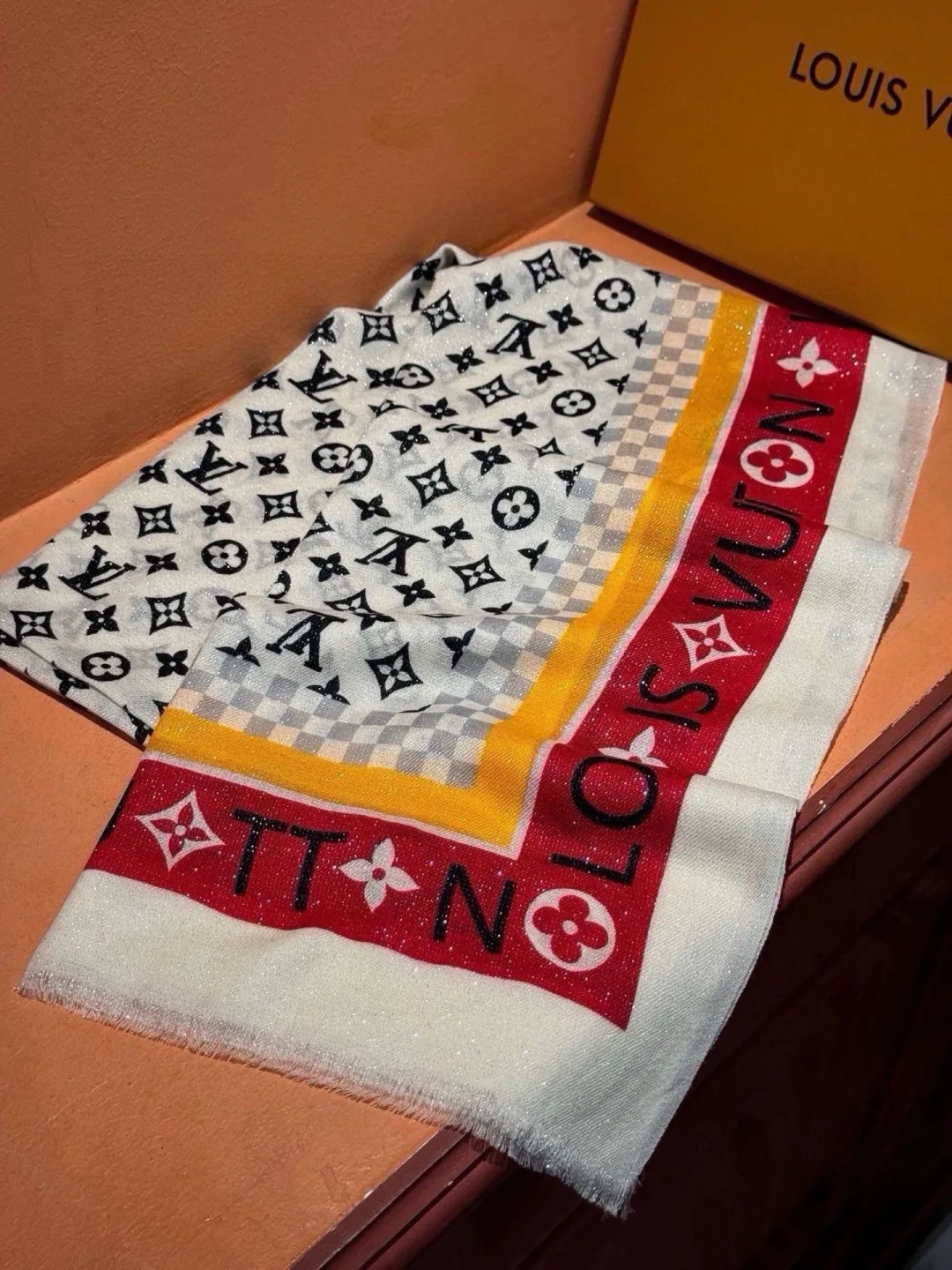 Scarves LOUIS VUITTON 17673184