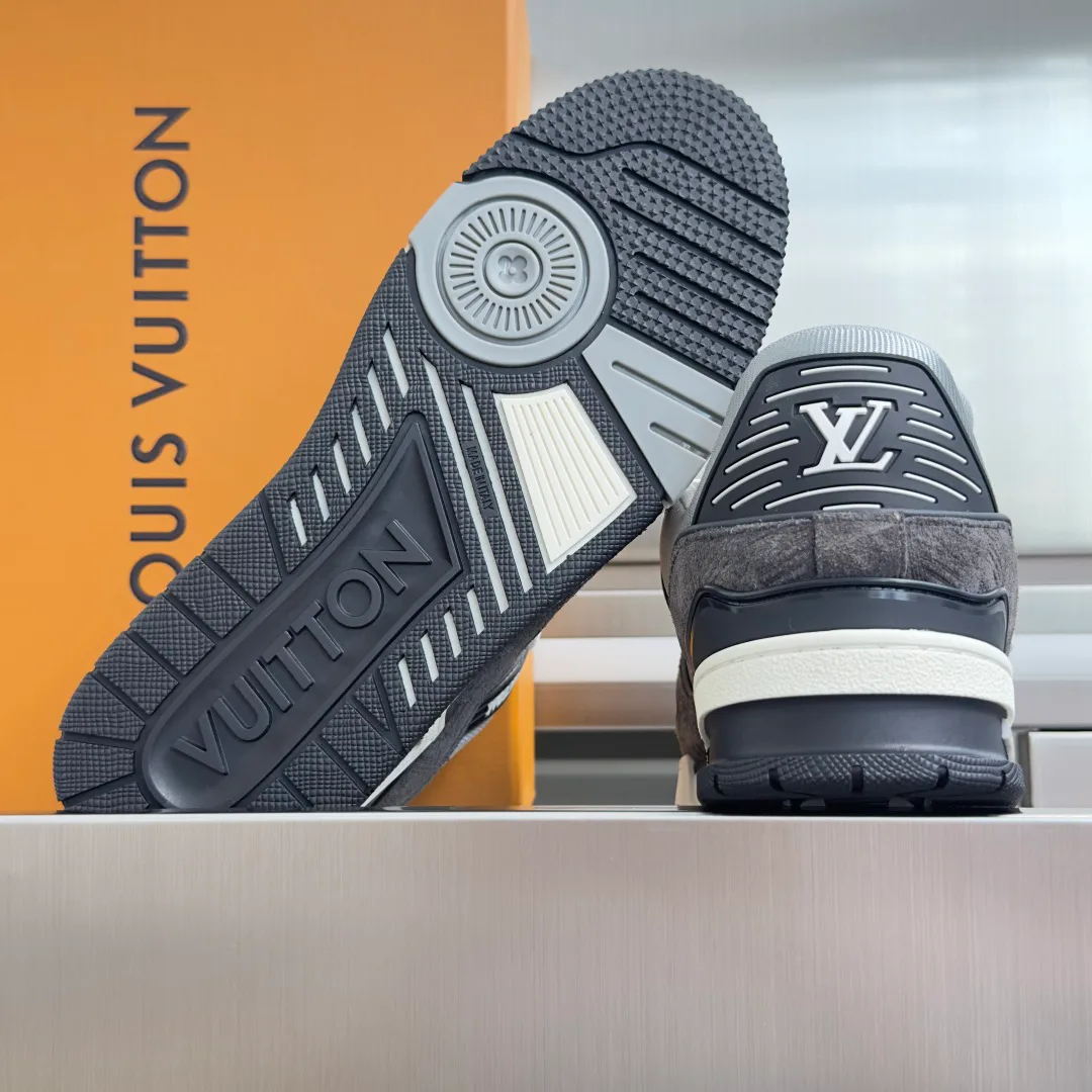 Men's Sneakers LOUIS VUITTON 17950310