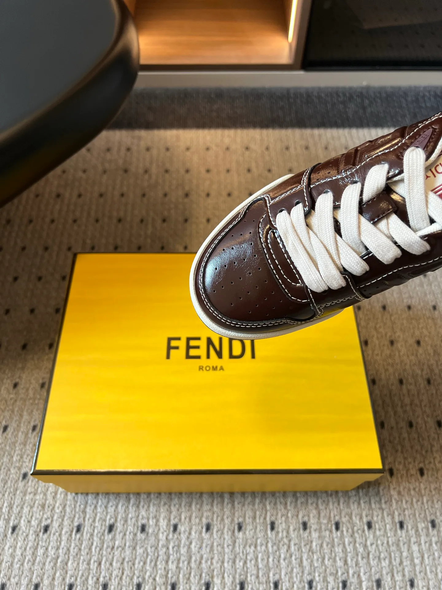 Women's Sneakers FENDI 18121020