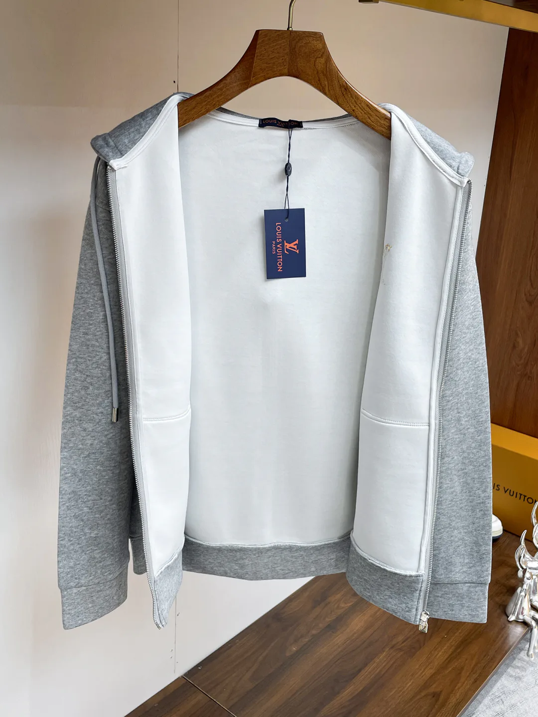 Men's Sweatshirts And Hoodies LOUIS VUITTON 18340427