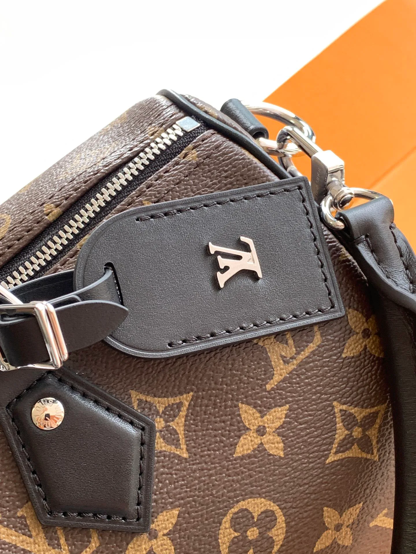 Women's Classic Handbags LOUIS VUITTON 17844891