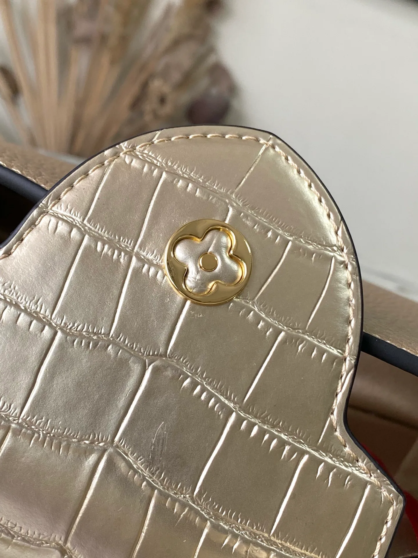 Women's Classic Handbags LOUIS VUITTON 17450395