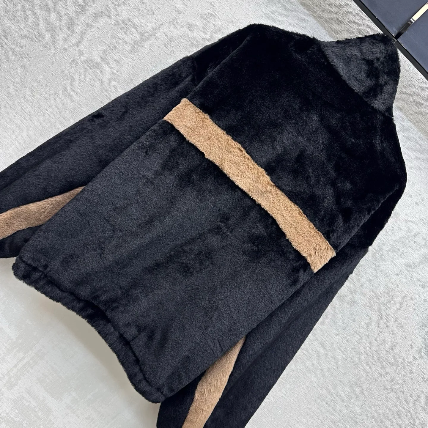 Куртки И Пуховики Женские Saint Laurent 18579381