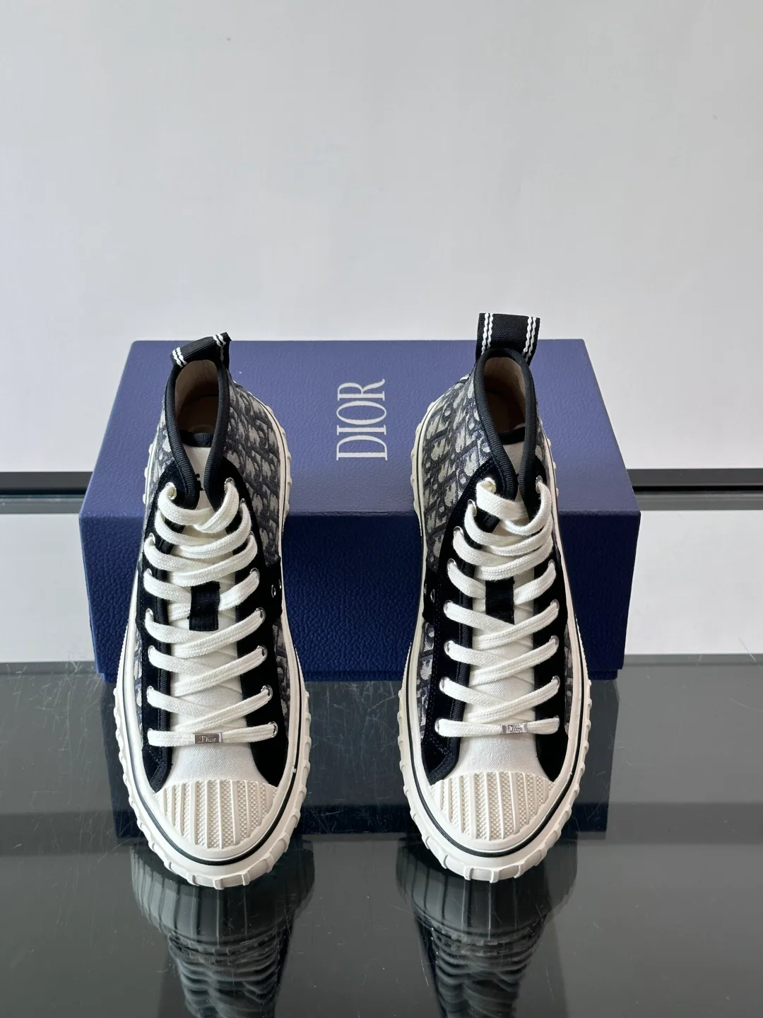 Women's Sneakers CHRISTIAN DIOR 18102157