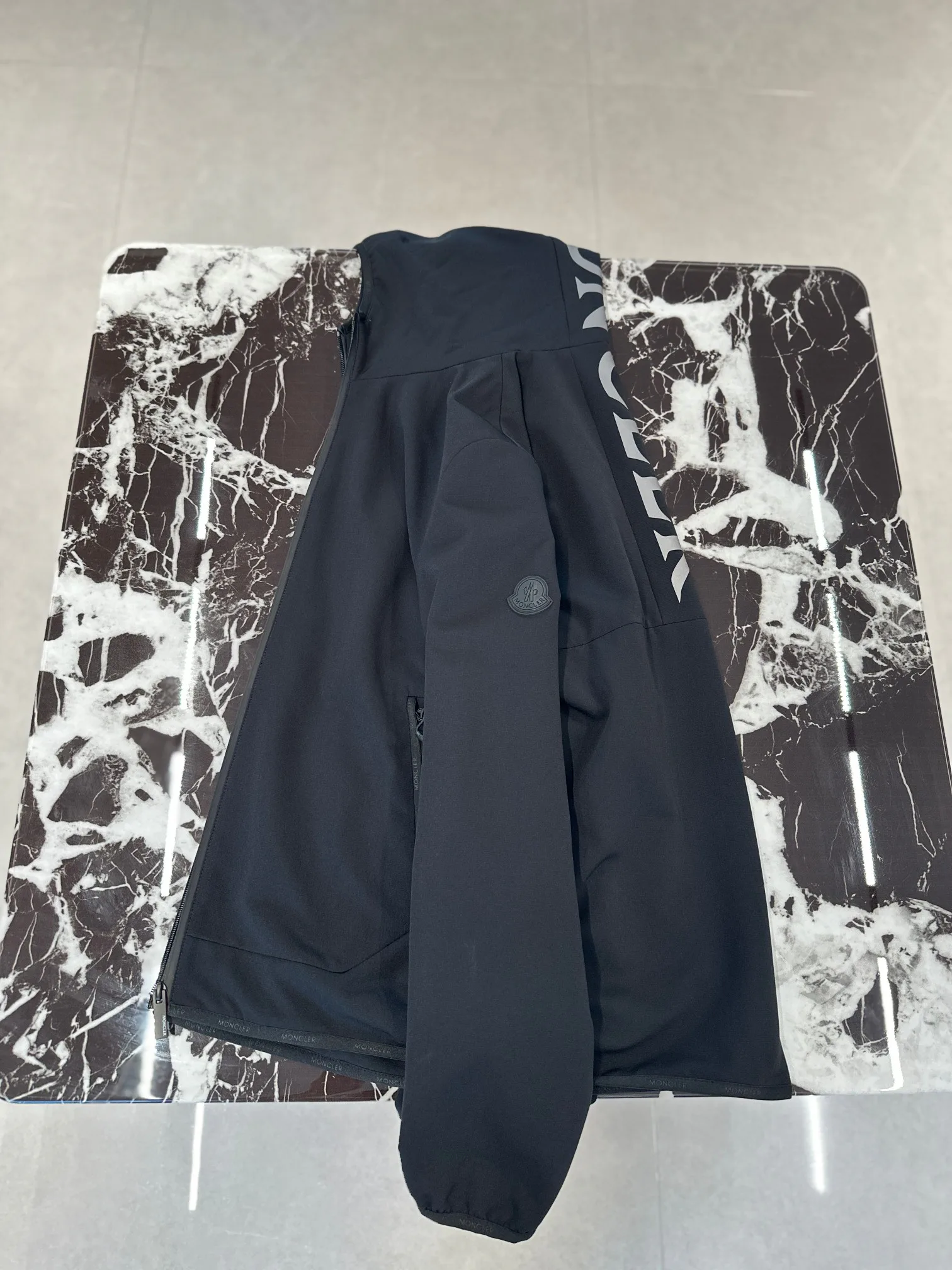 Men's Jackets And Down Jackets MONCLER 17967013
