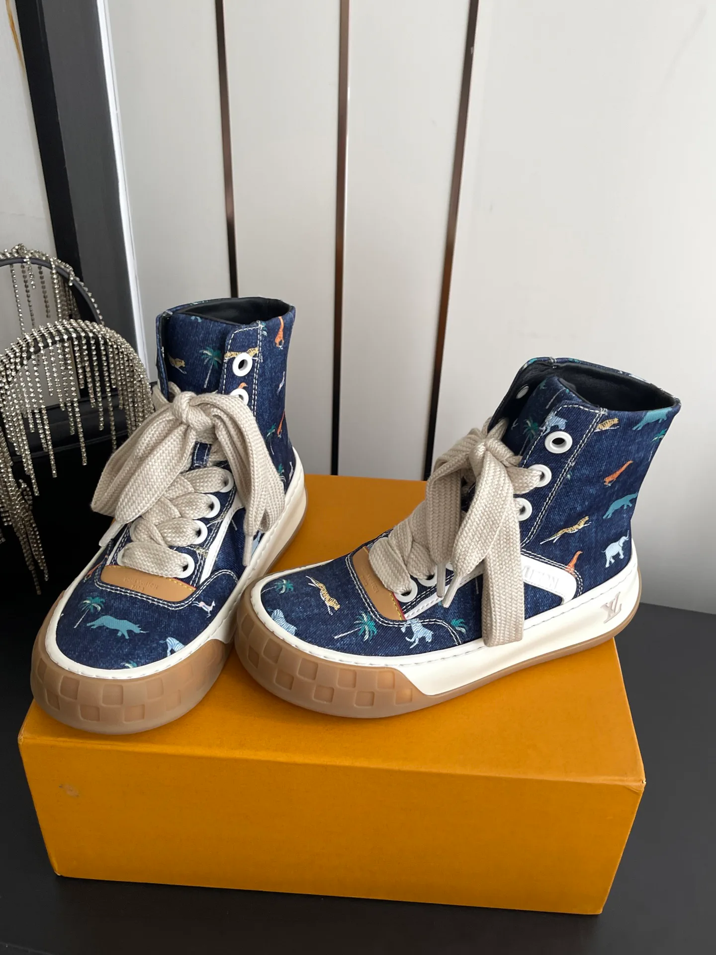 Women's Sneakers LOUIS VUITTON 17673241