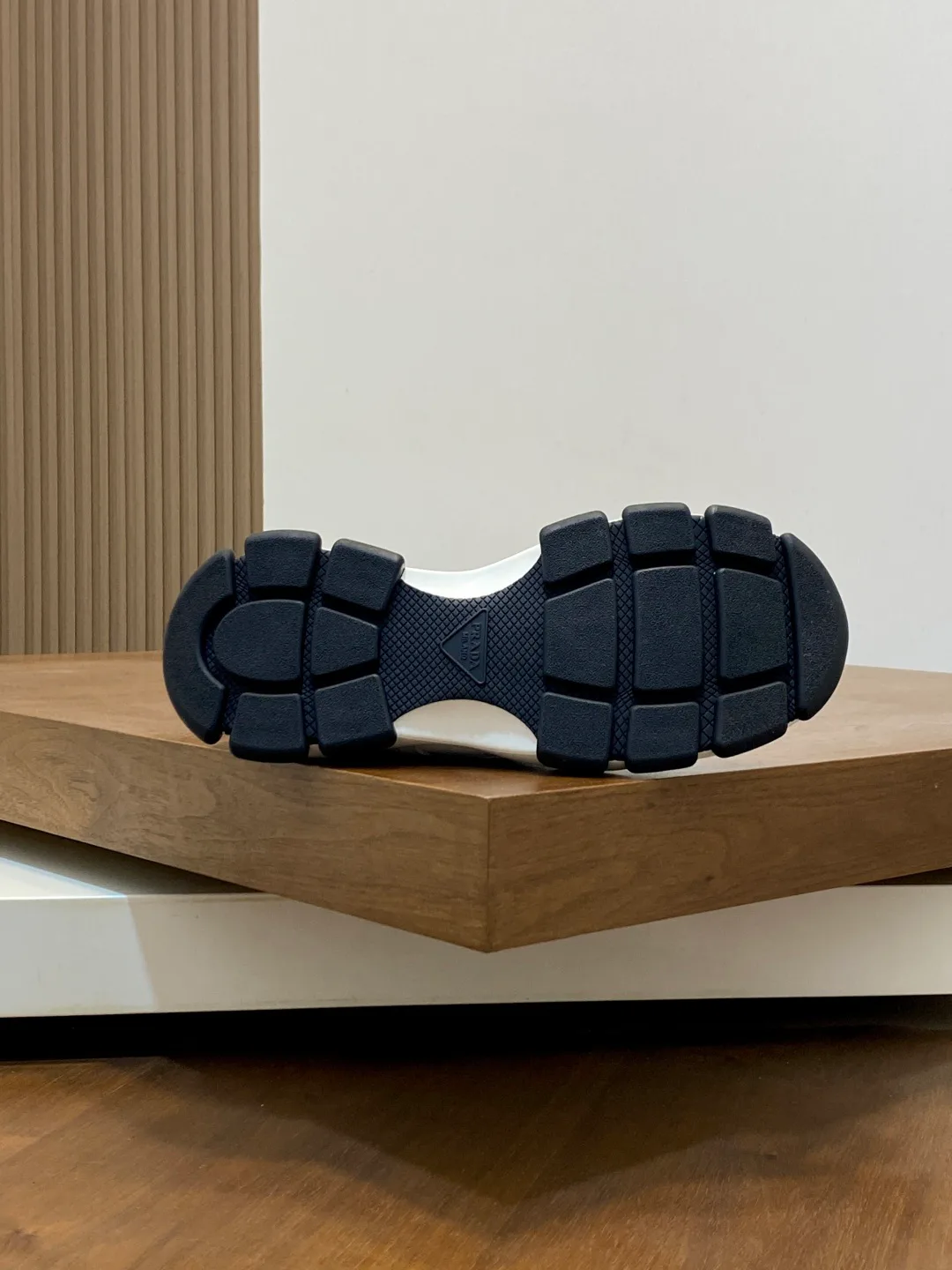 Men's Sneakers PRADA 18055225