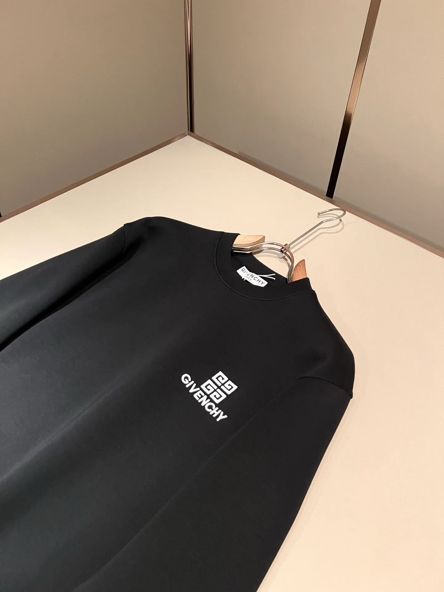 Men's Sweatshirts And Hoodies GIVENCHY 18081246