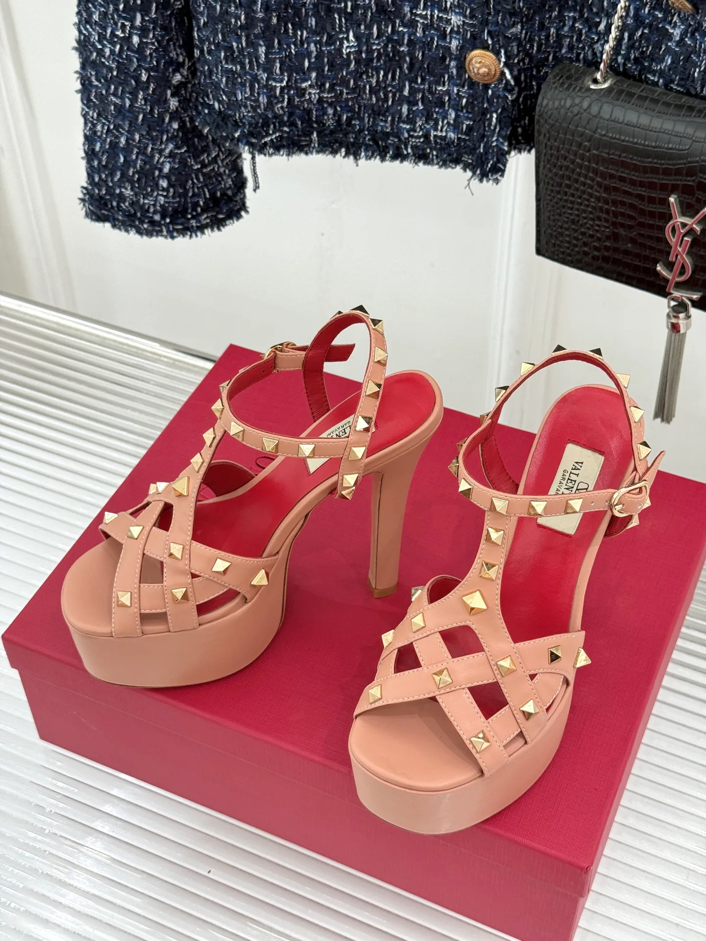 Women's Open-Toe Sandals VALENTINO 18198296