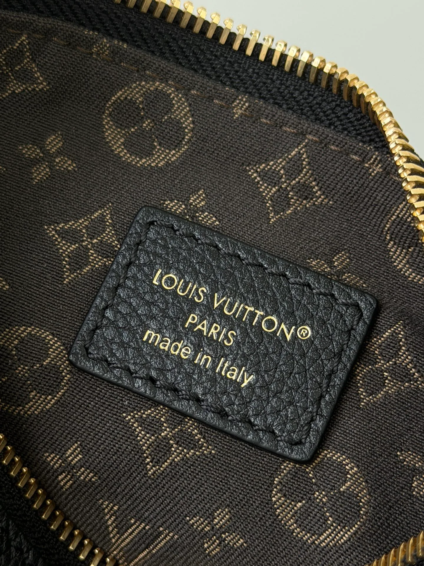 Women's Classic Handbags LOUIS VUITTON 18278228