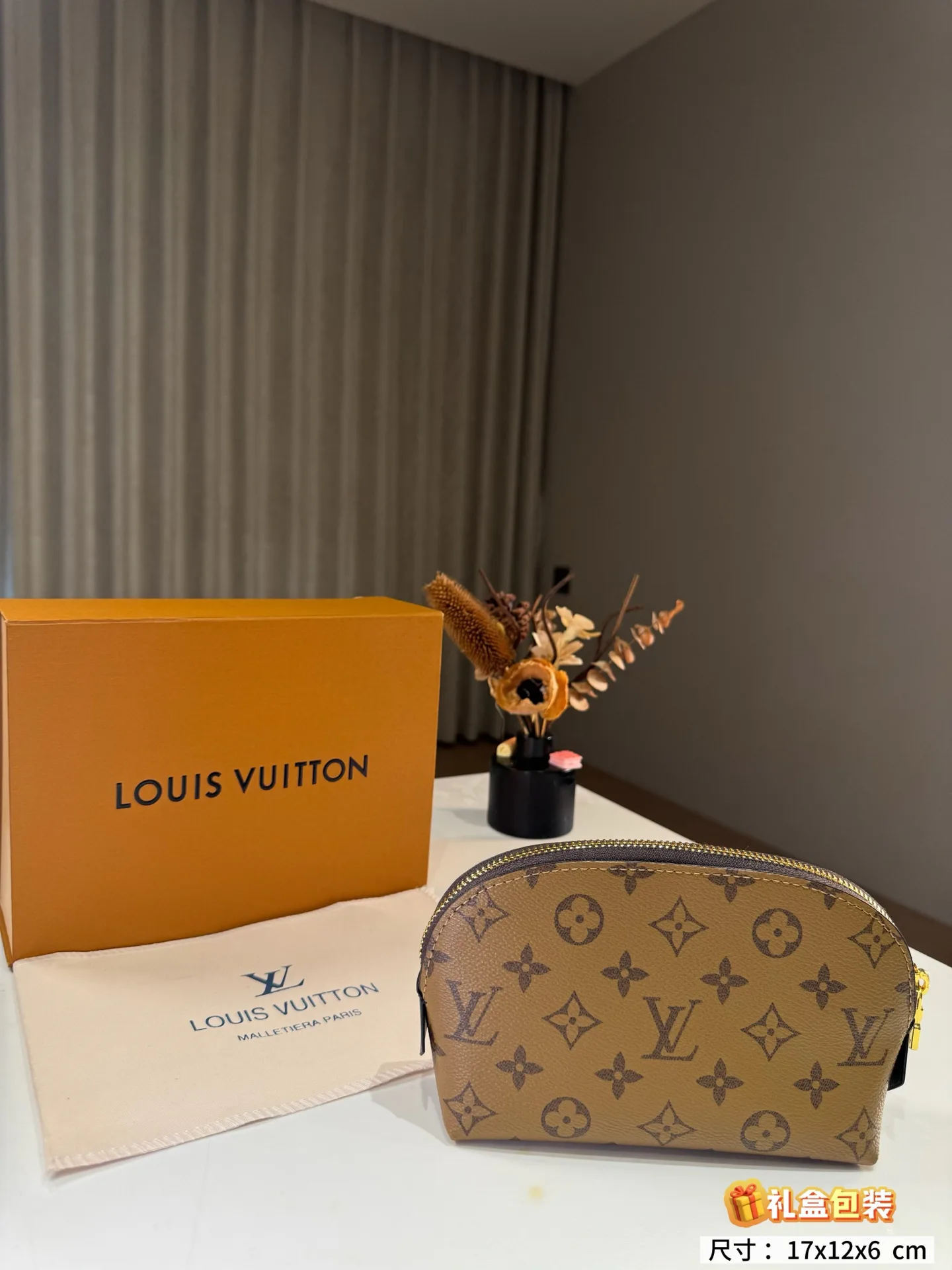Women's Clutches LOUIS VUITTON 18013767