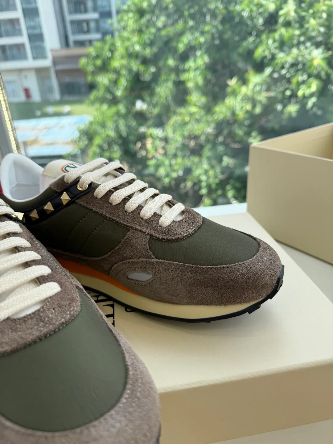 Women's Sneakers VALENTINO 18053446