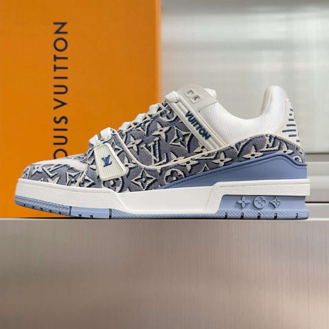 Women's Sneakers LOUIS VUITTON 17772025