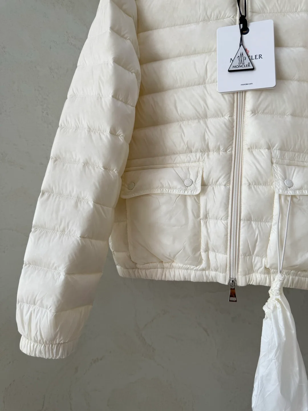 Women's Jackets And Down Jackets MONCLER 18043471