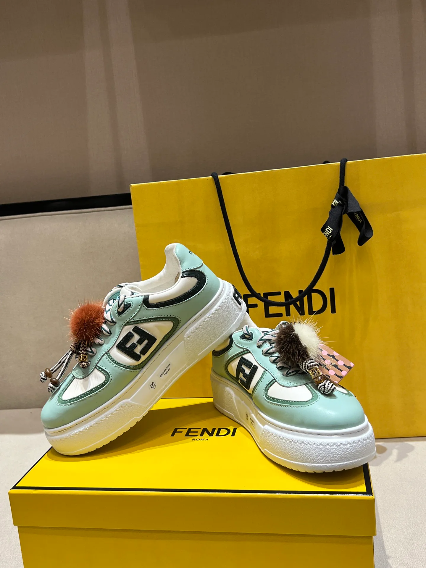Women's Sneakers FENDI 18020646
