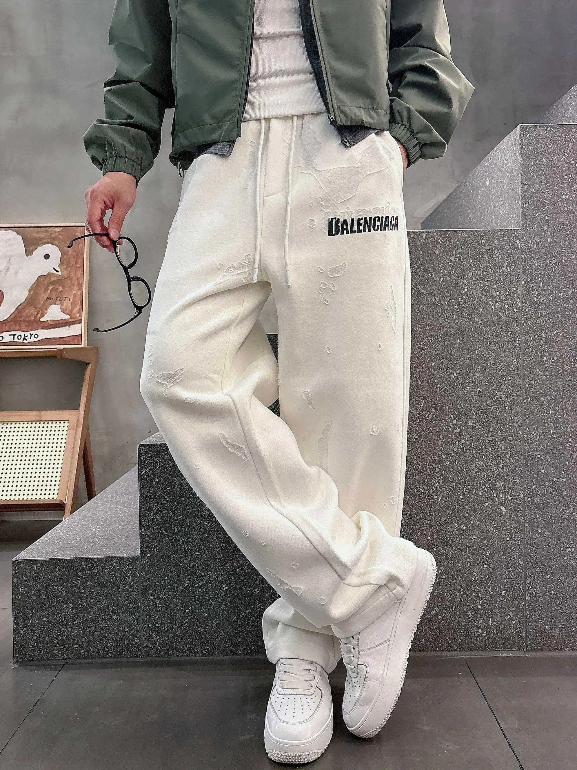 Men's Trousers BALENCIAGA 18368712