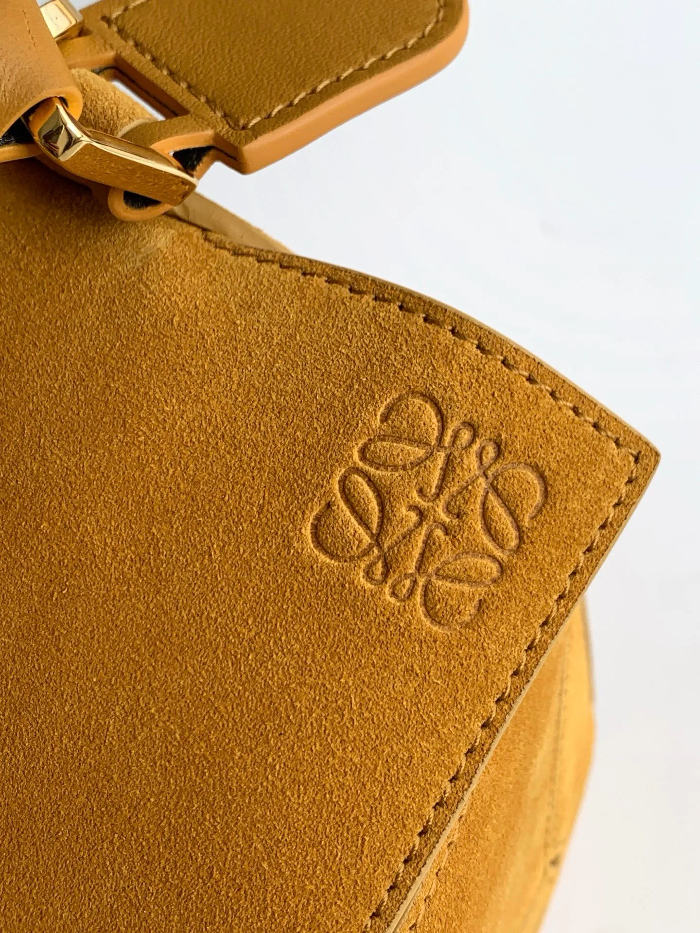 Классические Сумки Женские Loewe 18576267