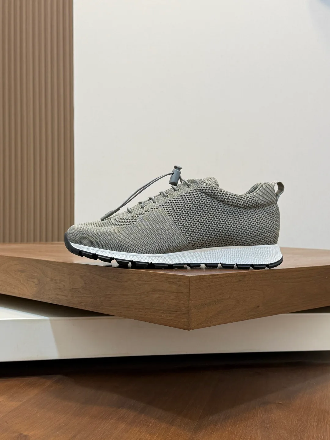 Men's Sneakers PRADA 18100373