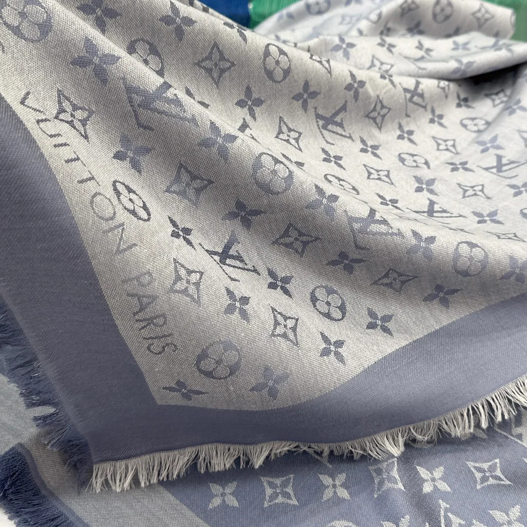 Scarves LOUIS VUITTON 17905172