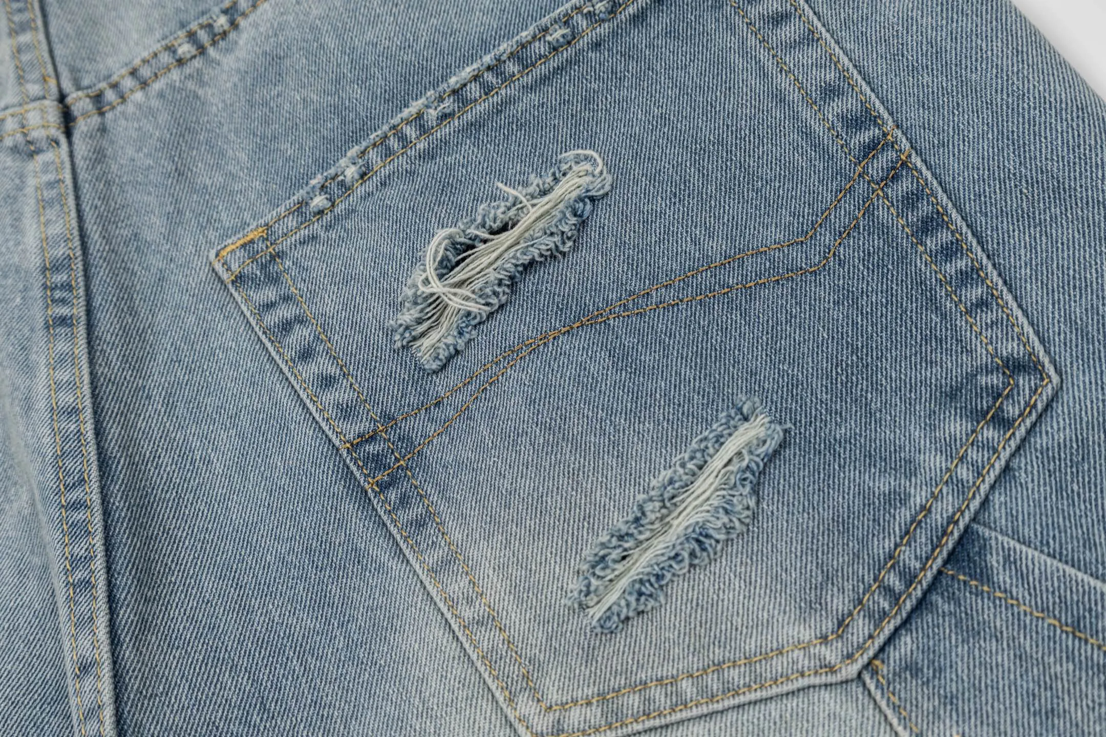 Women's Jeans BALENCIAGA 16984047