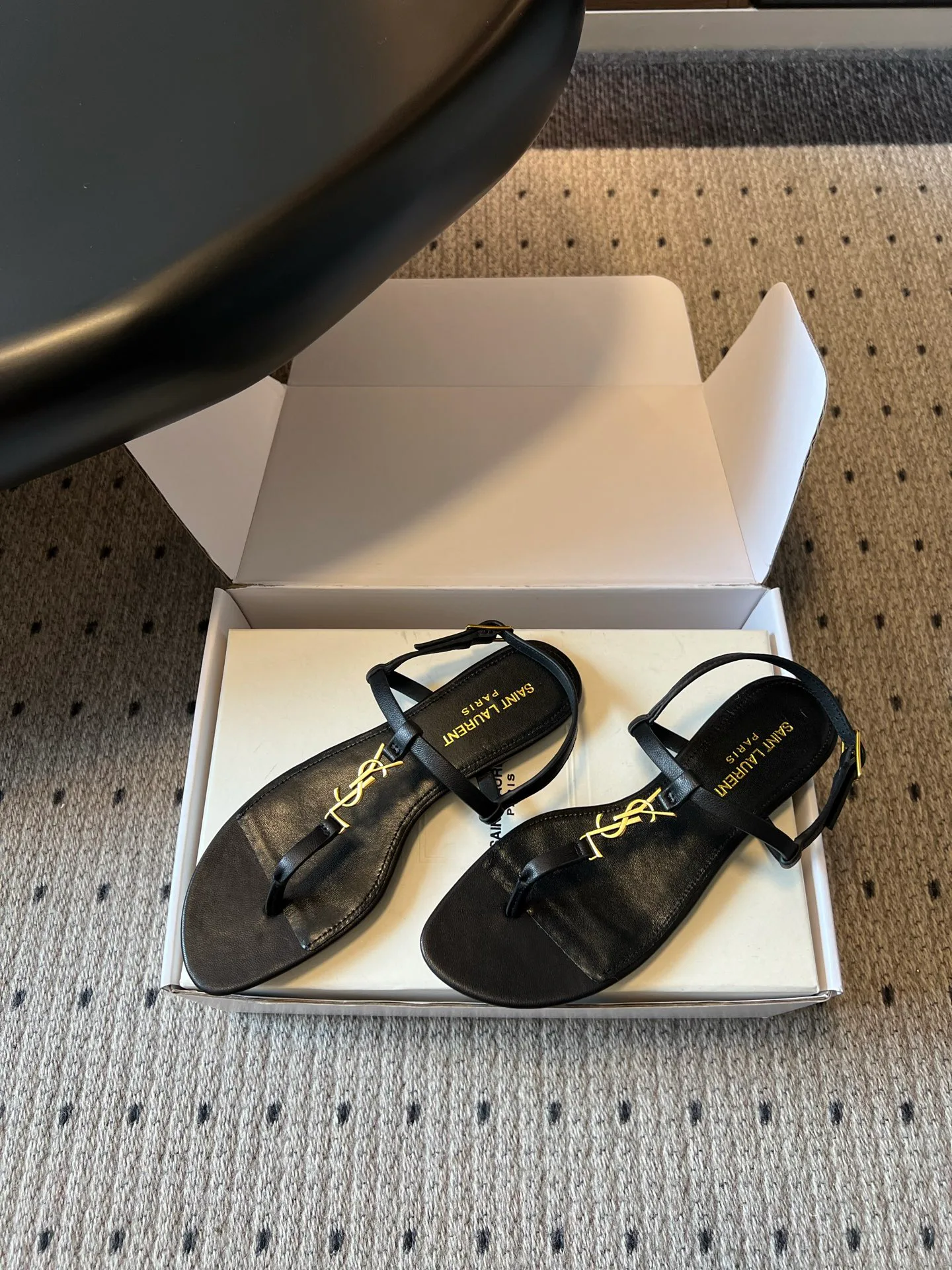 Women's Flip-Flops SAINT LAURENT 17632147