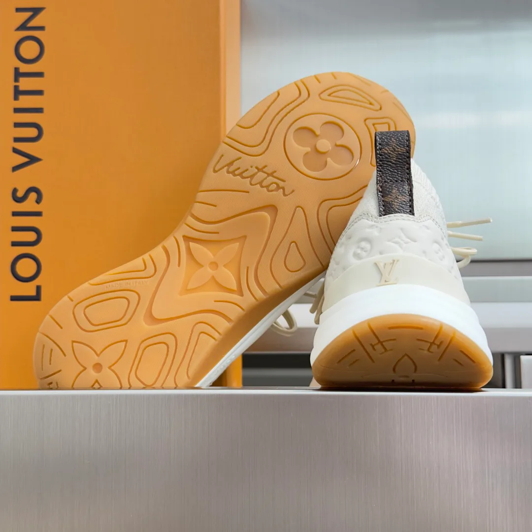 Women's Sneakers LOUIS VUITTON 17950526