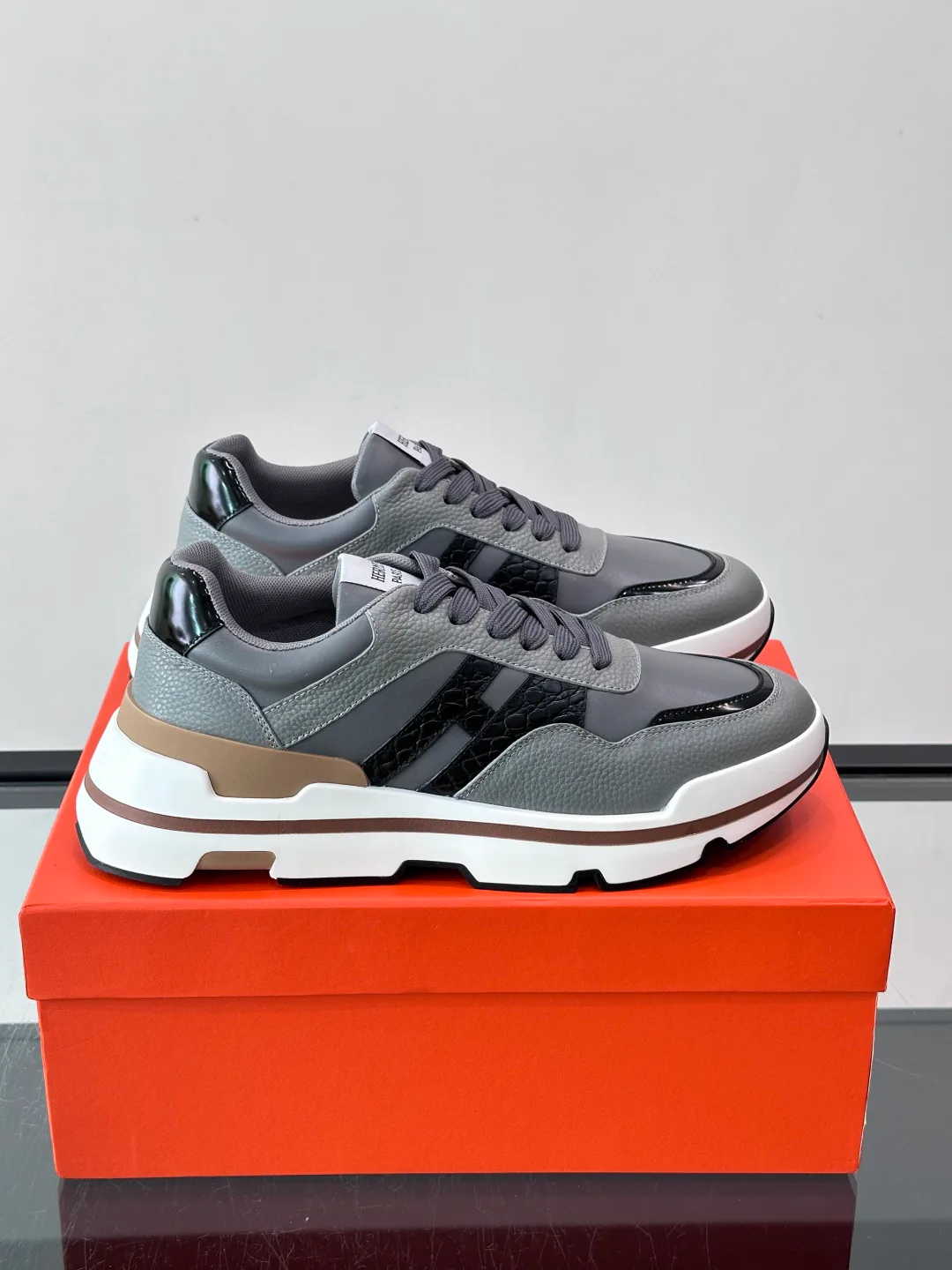 Men's Sneakers HERMES 17890539
