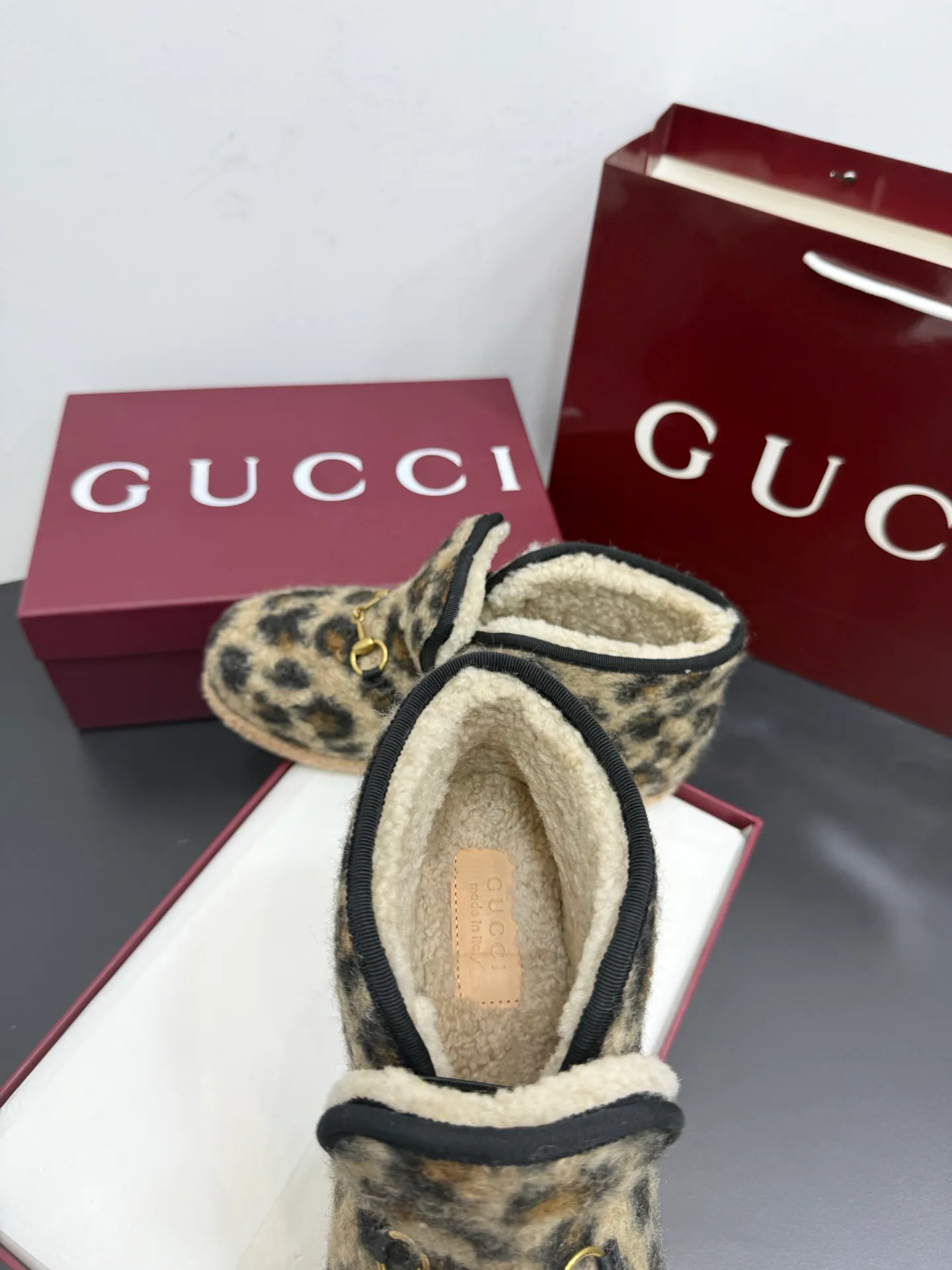 Women's Ugg Boots GUCCI 18393444