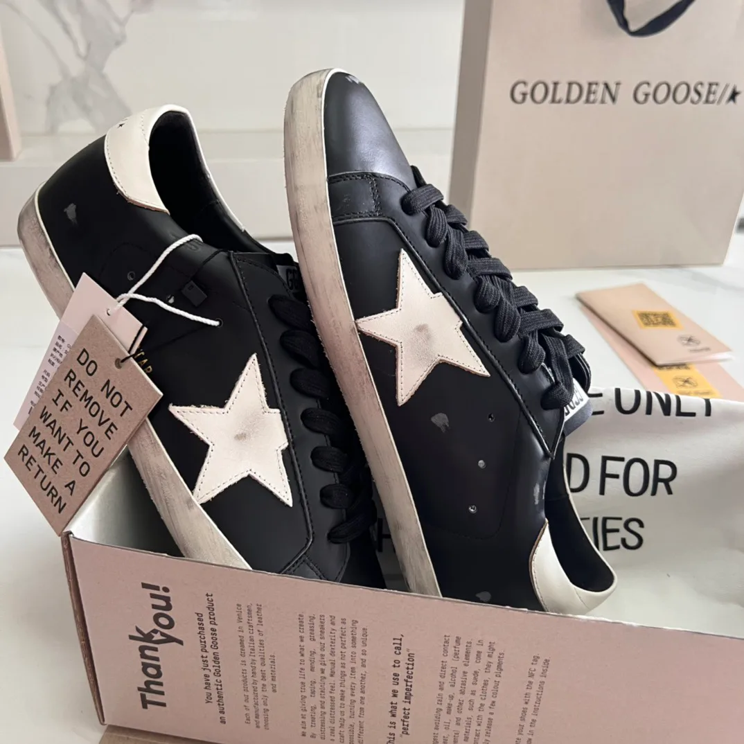 Women's Sneakers GOLDEN GOOSE 16995647