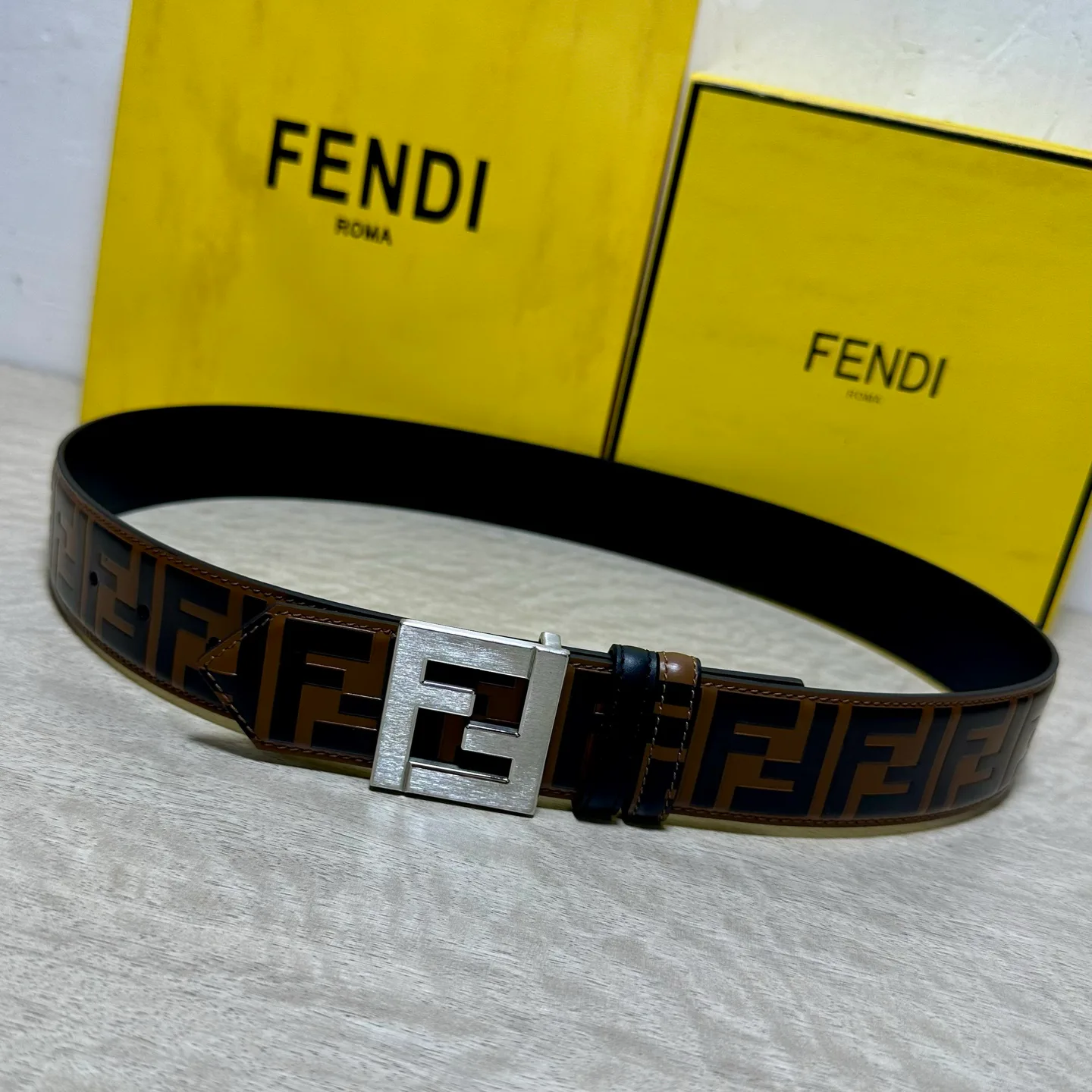 Belts FENDI 17926195