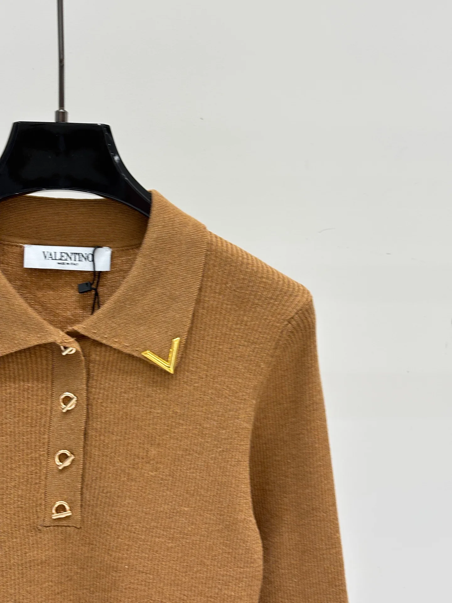 Women's Jumpers And Sweaters VALENTINO 17930686
