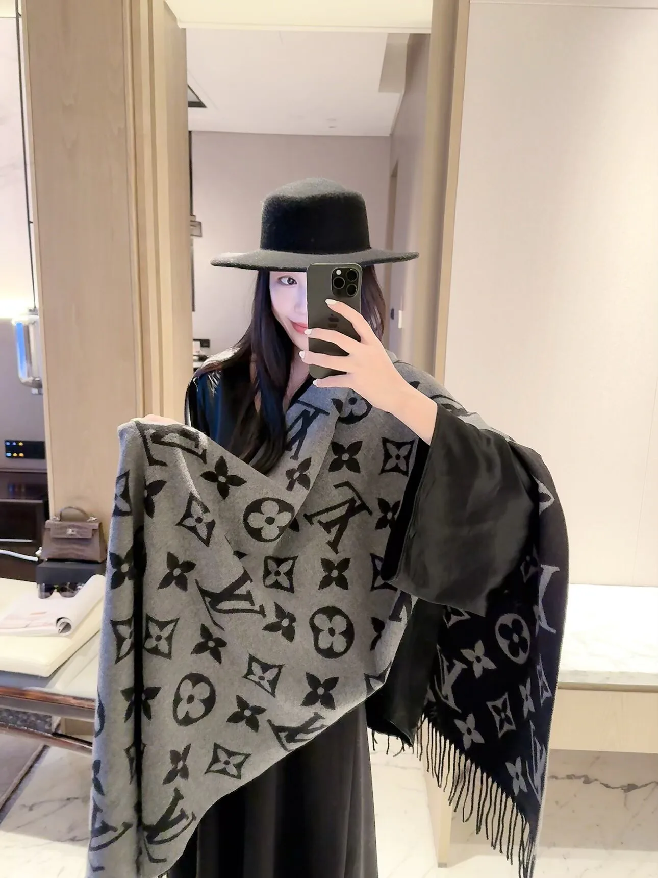 Scarves LOUIS VUITTON 18322508