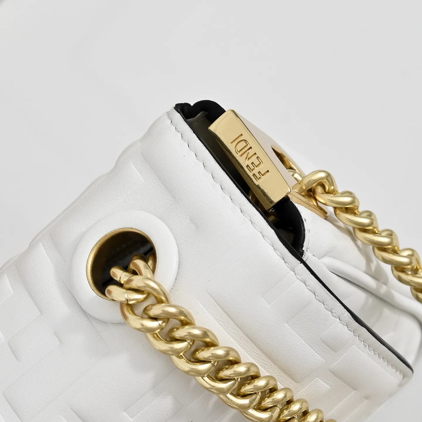 Классические Сумки Женские Fendi 18676180