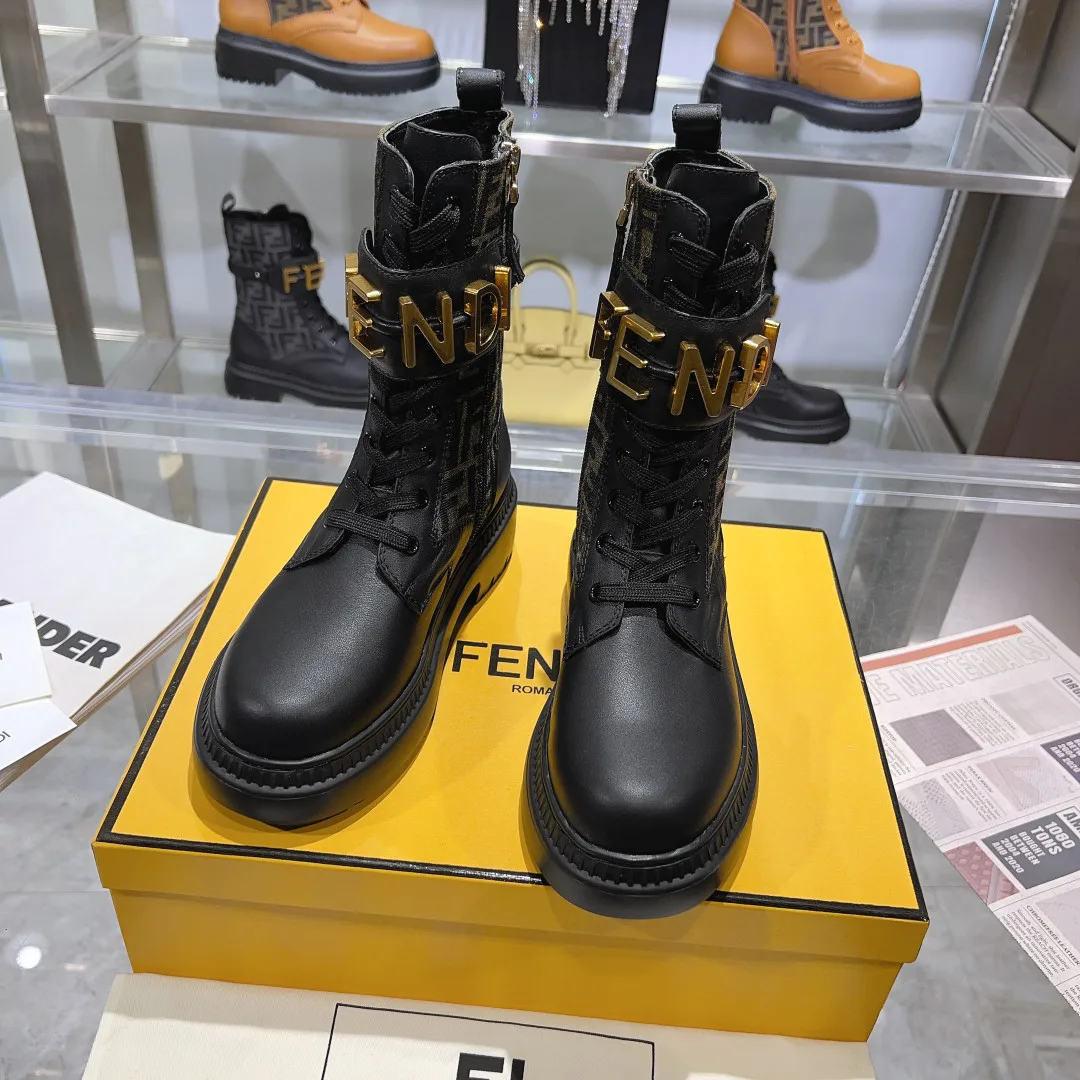 Women's Ankle Boots FENDI 18264016