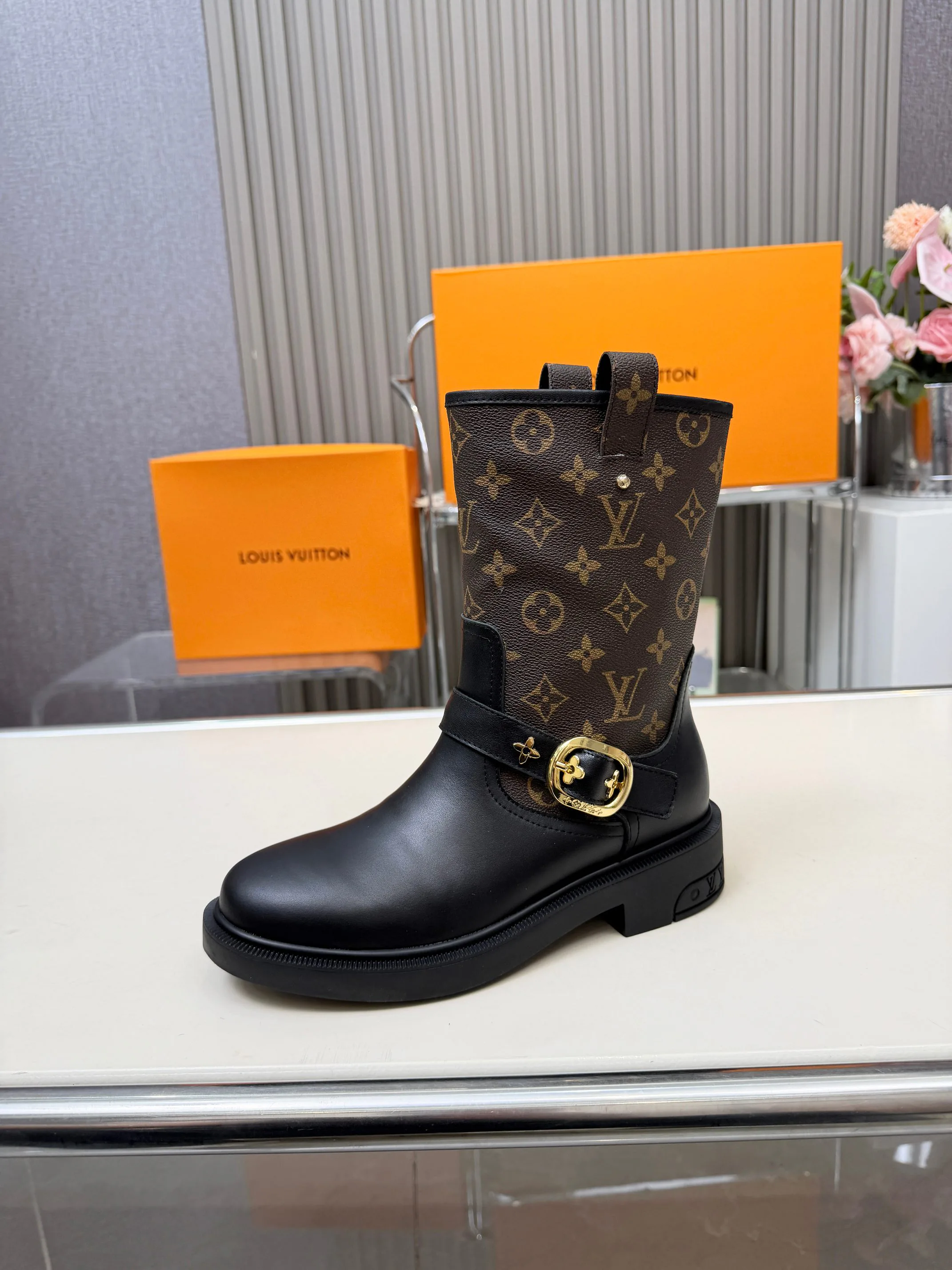 Women's Ankle Boots LOUIS VUITTON 18279809
