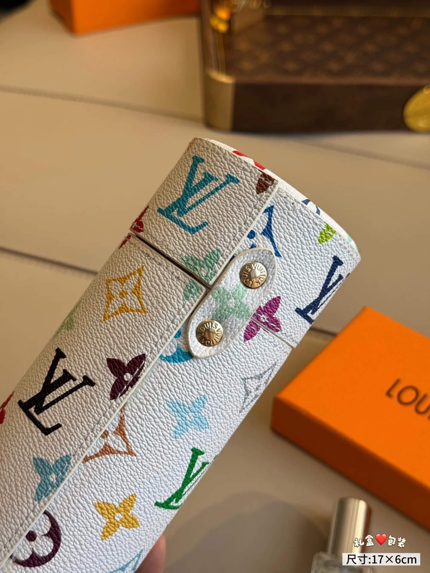Women's Clutches LOUIS VUITTON 18325430