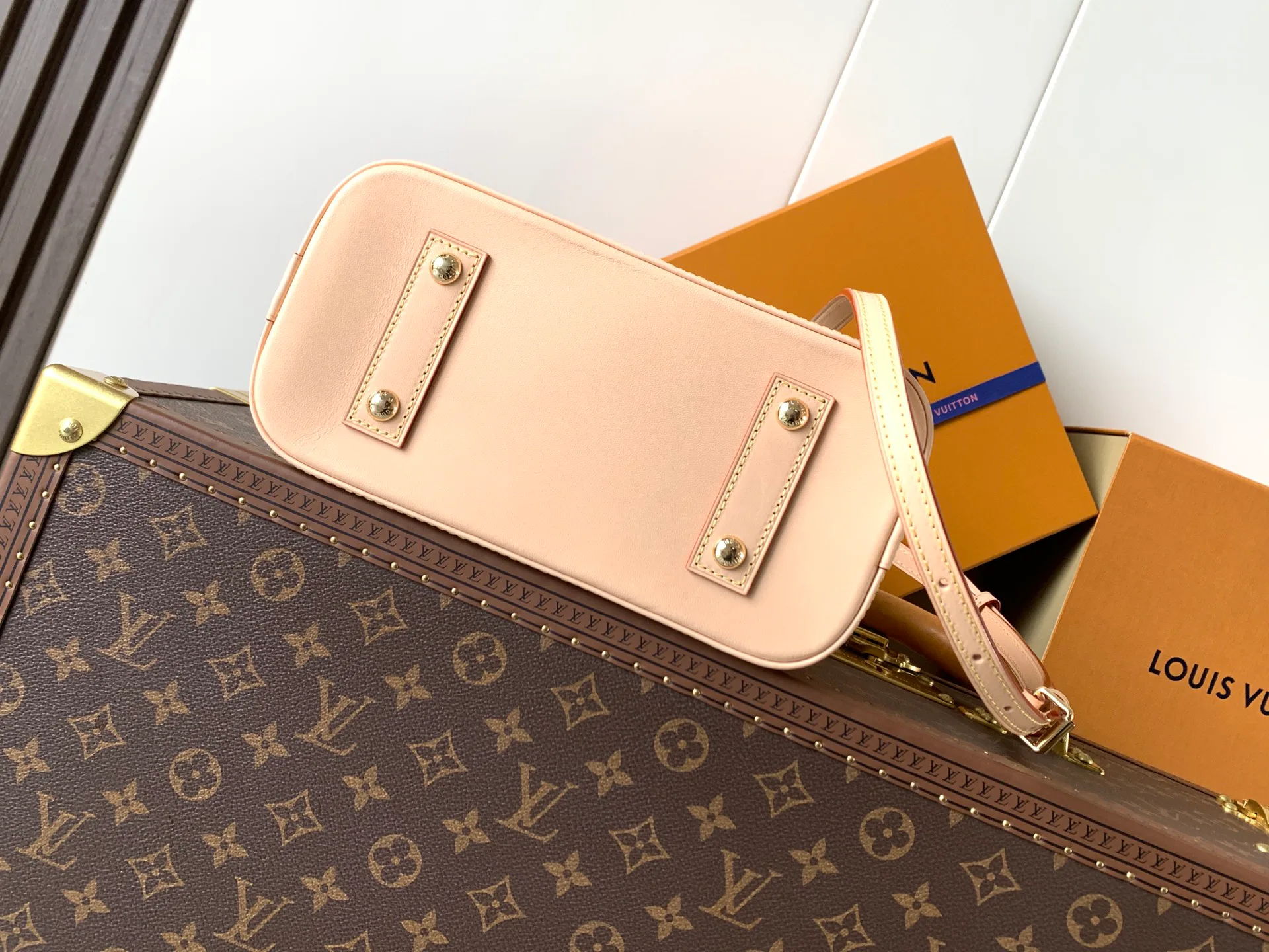 Women's Classic Handbags LOUIS VUITTON 16934197
