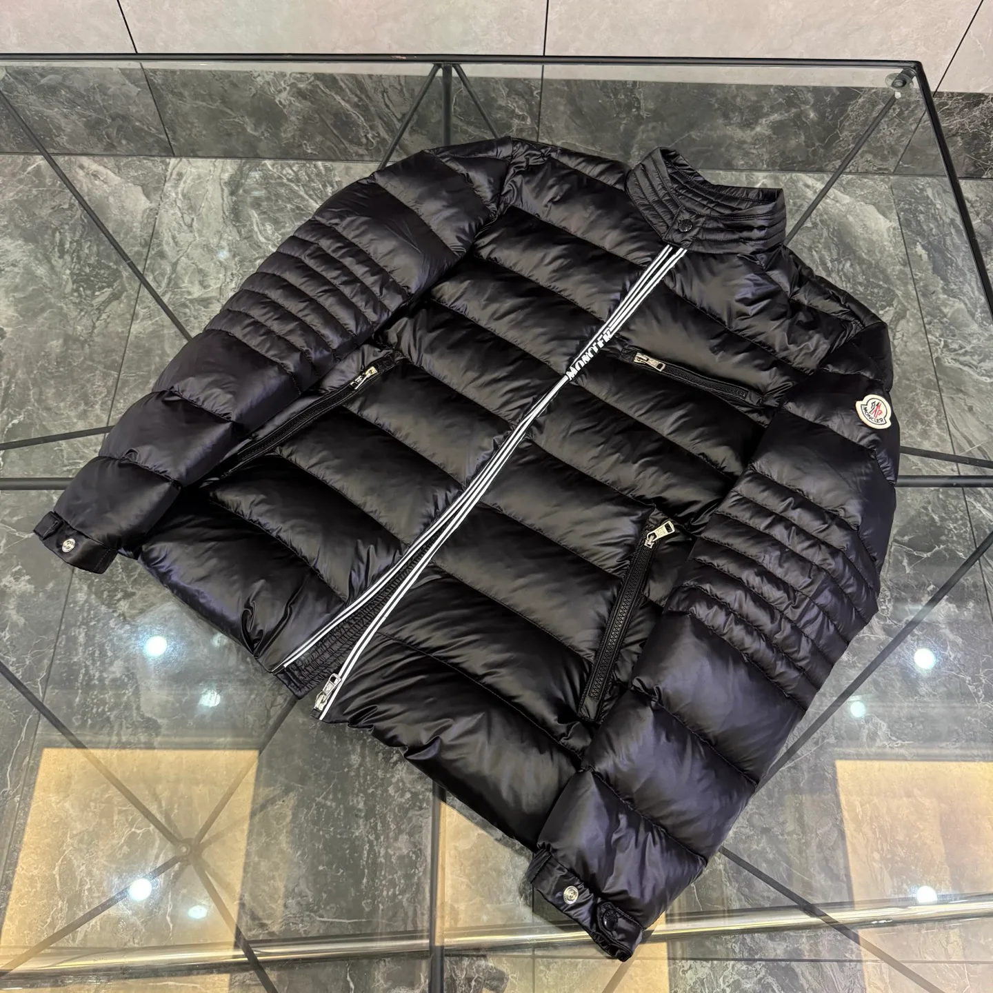 Куртки И Пуховики Мужские Moncler 18684588