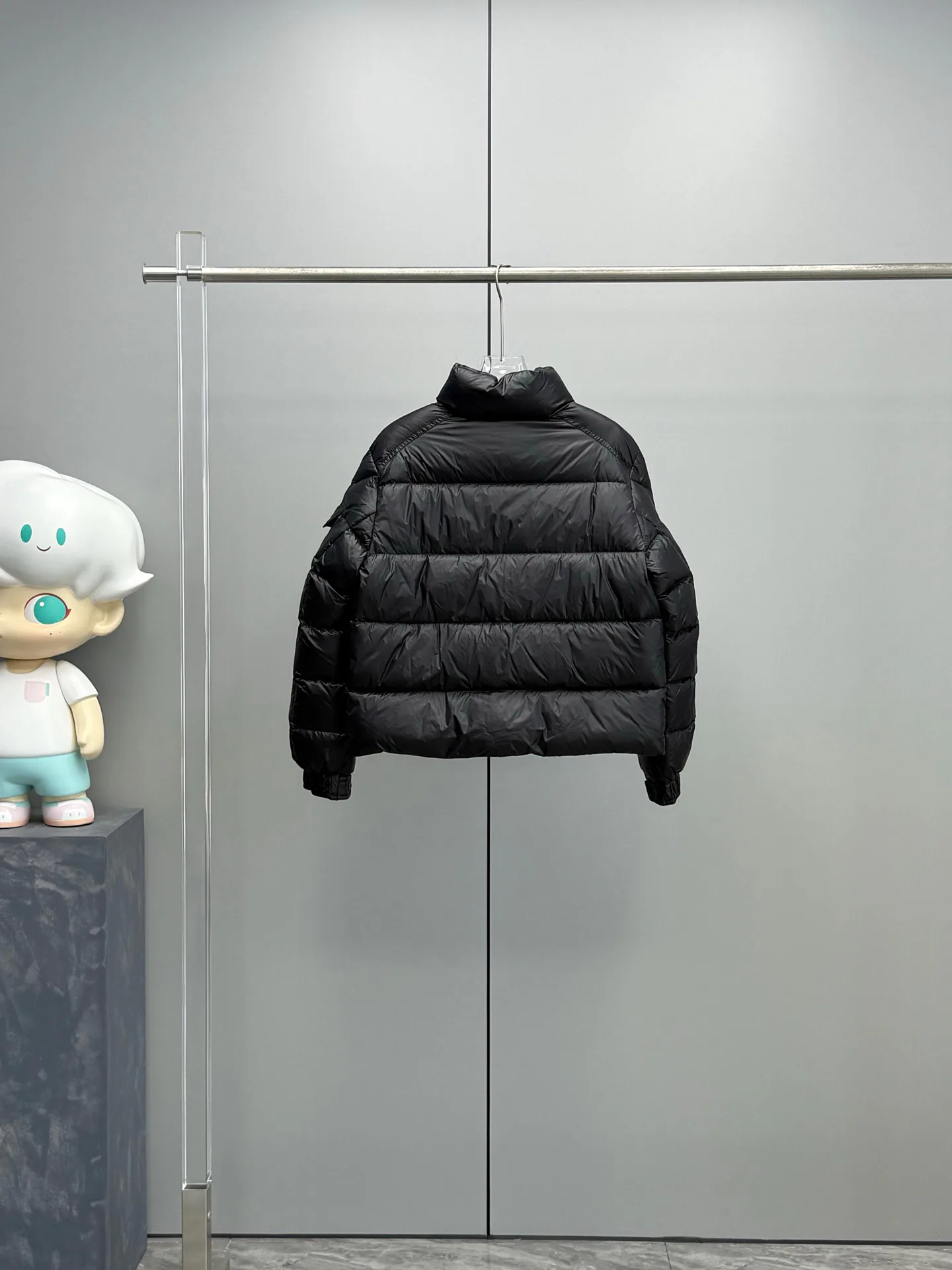Women's Jackets And Down Jackets MONCLER 18048192