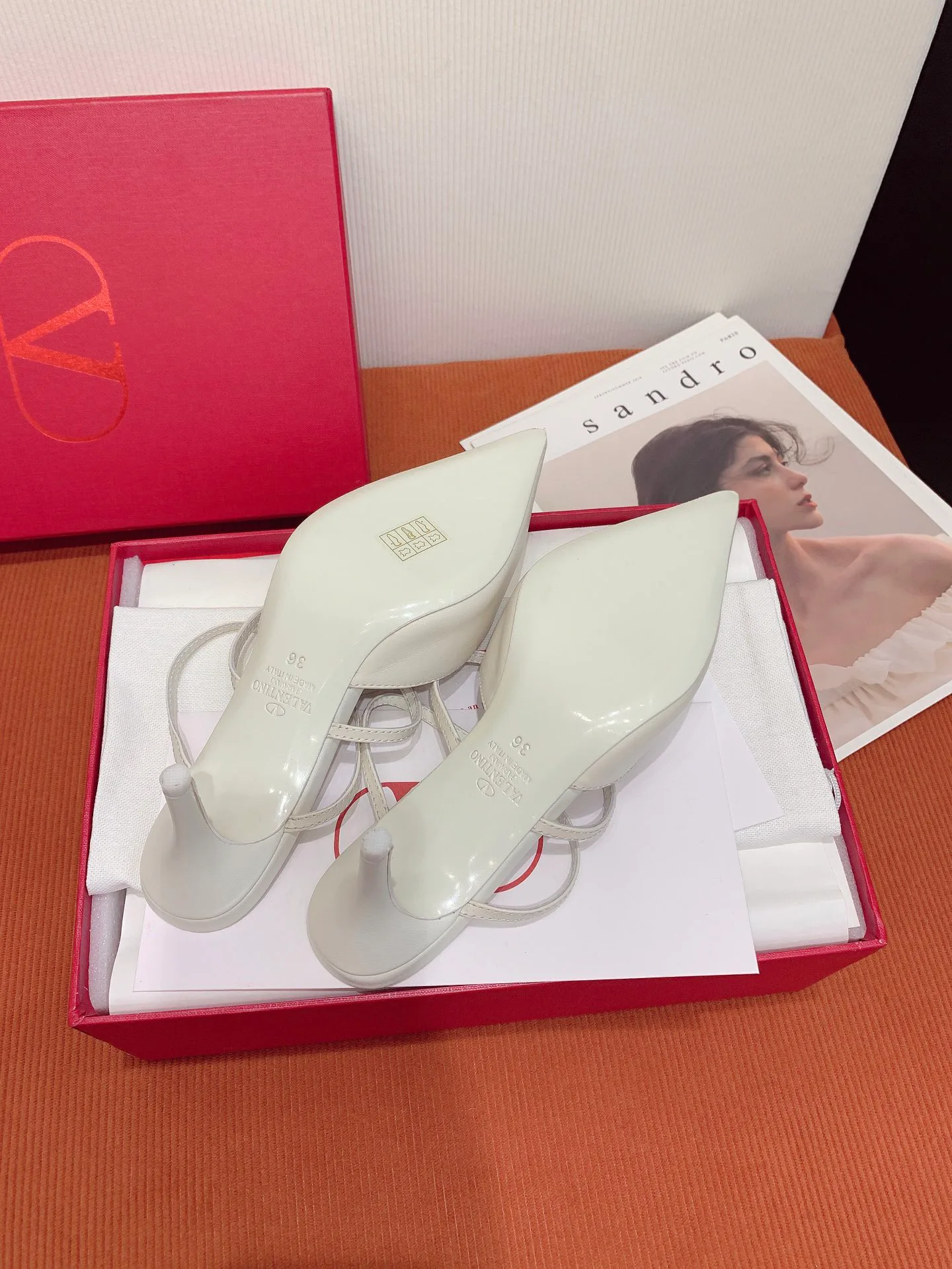 Women's Mules And Clogs VALENTINO 17963051
