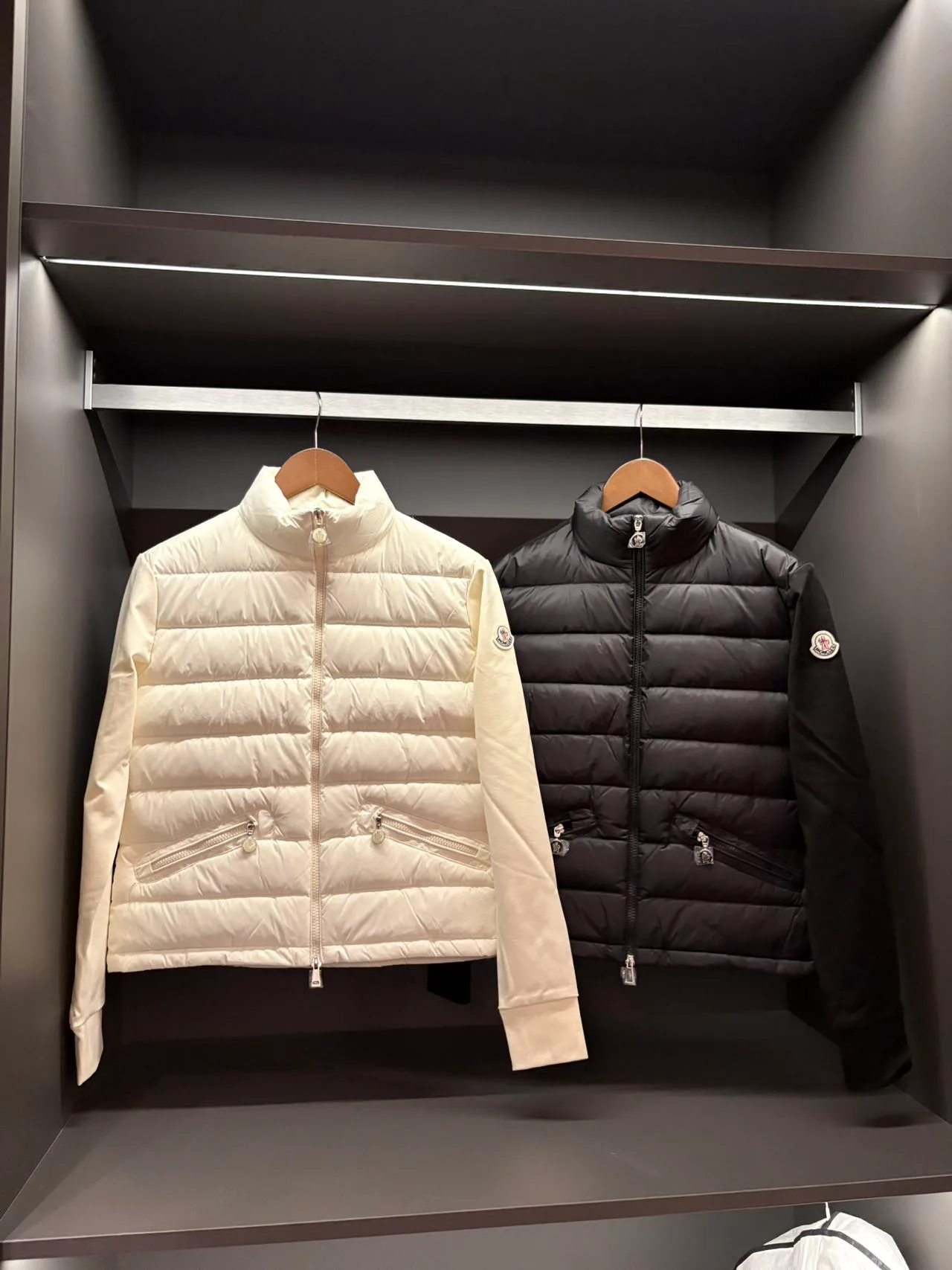 Women's Jackets And Down Jackets MONCLER 17911356