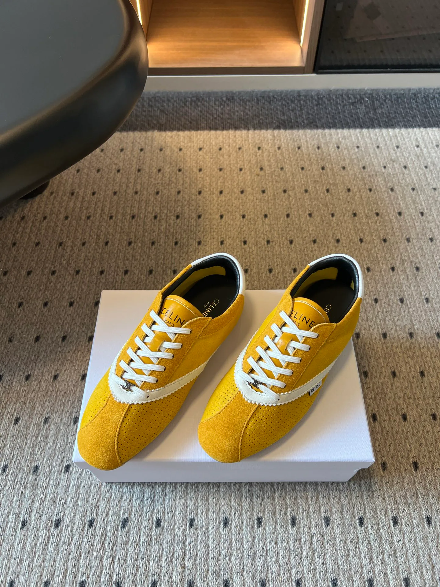 Women's Sneakers CELINE 18120879