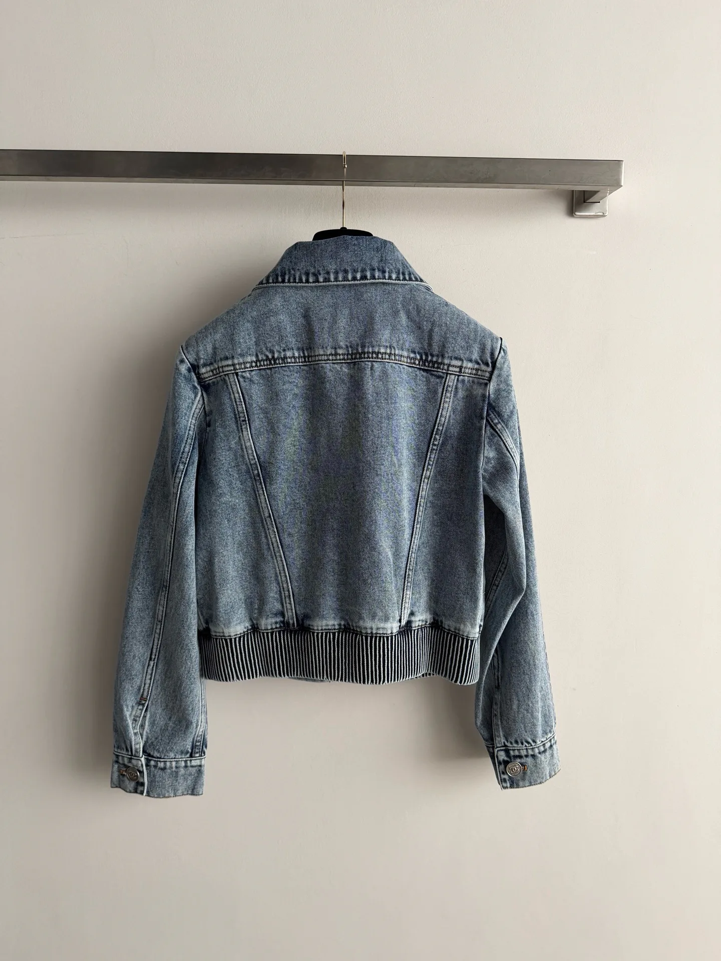 Women's Jackets And Down Jackets CHANEL 17129391