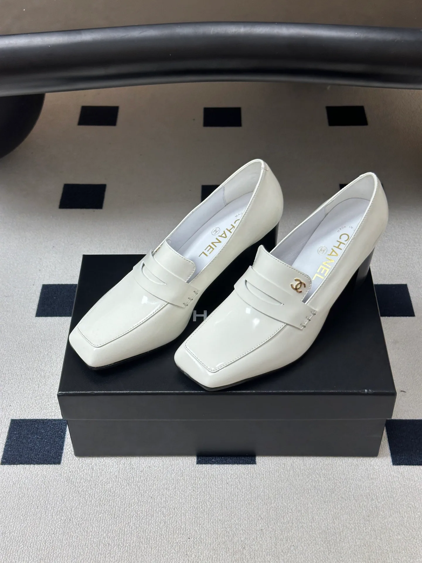 Women's Loafers And Moccasins CHANEL 18049689