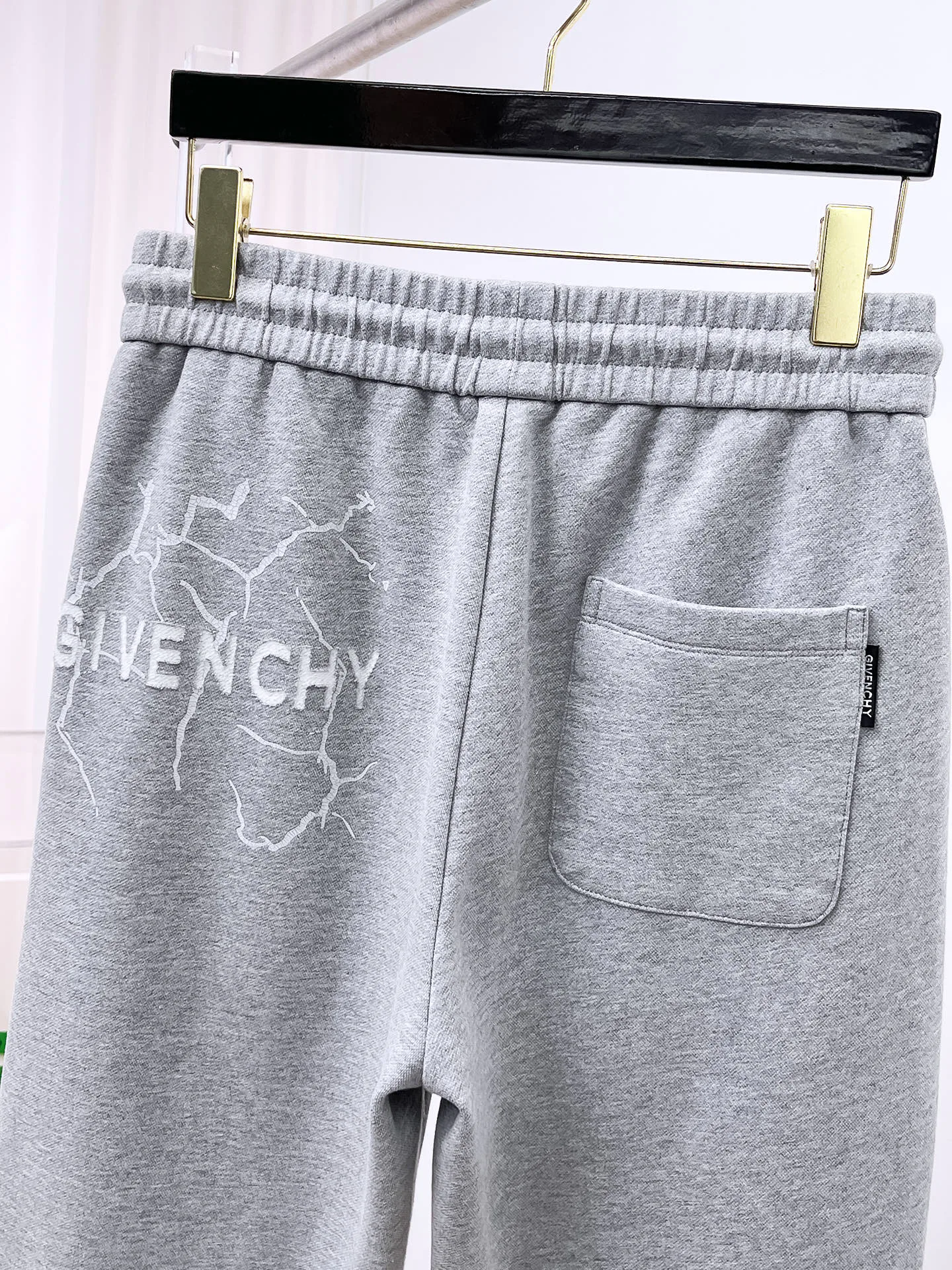 Men's Trousers GIVENCHY 18399377