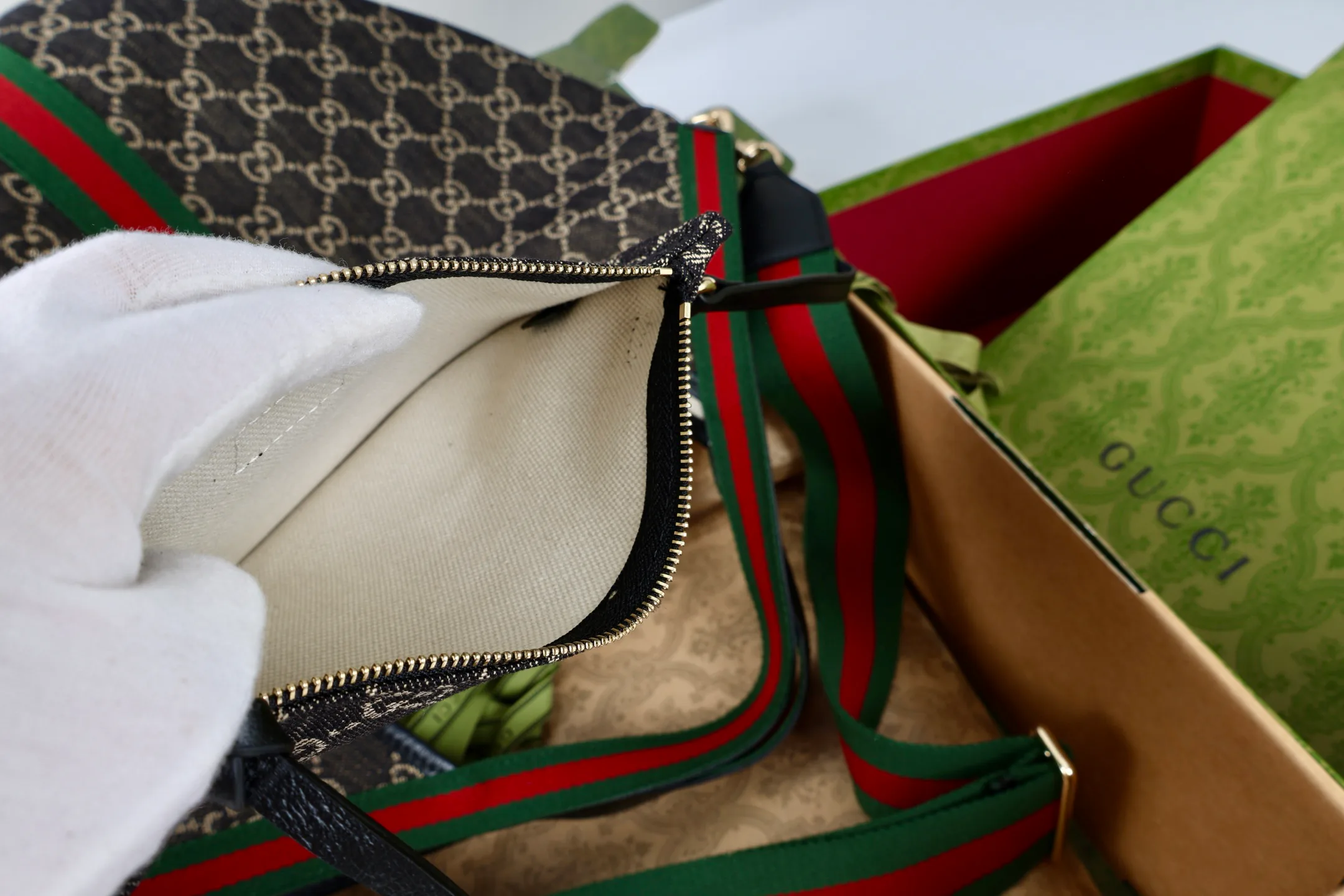 Women's Classic Handbags GUCCI 17886049